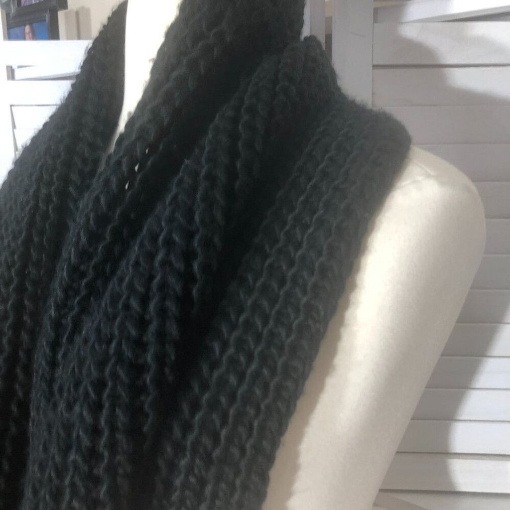 Vintage Black thick cable knit infinity scarf cozy chunky very warm Size ONE SIZE - 2 Thumbnail
