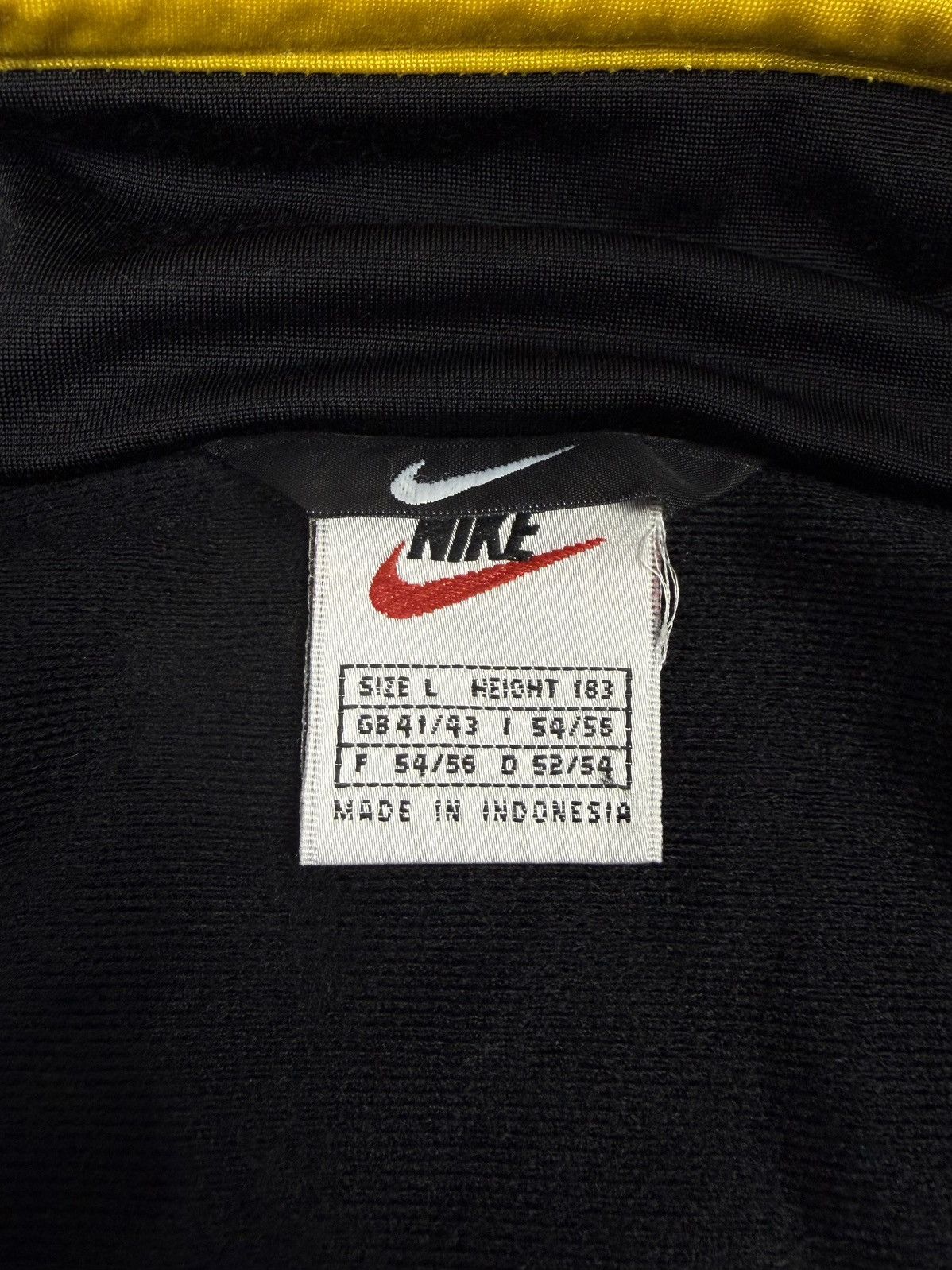 Nike Nike 90s Vintage Black Tracksuit Set Jacket Pants Y2K Retro Size US L / EU 52-54 / 3 - 23 Thumbnail