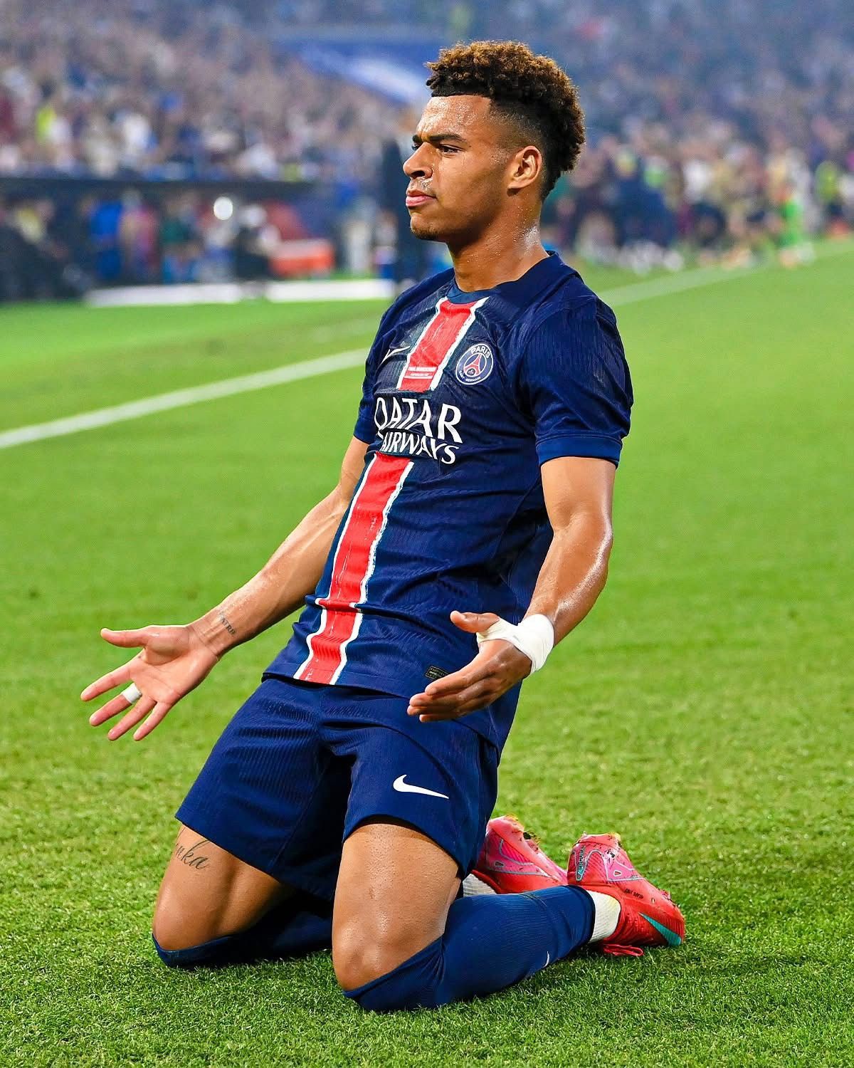Nike NWT PSG NIKE 2024/2025 FOOTBALL HOME JERSEY #14 DESIRE DOUE Size US L / EU 52-54 / 3 - 16 Thumbnail