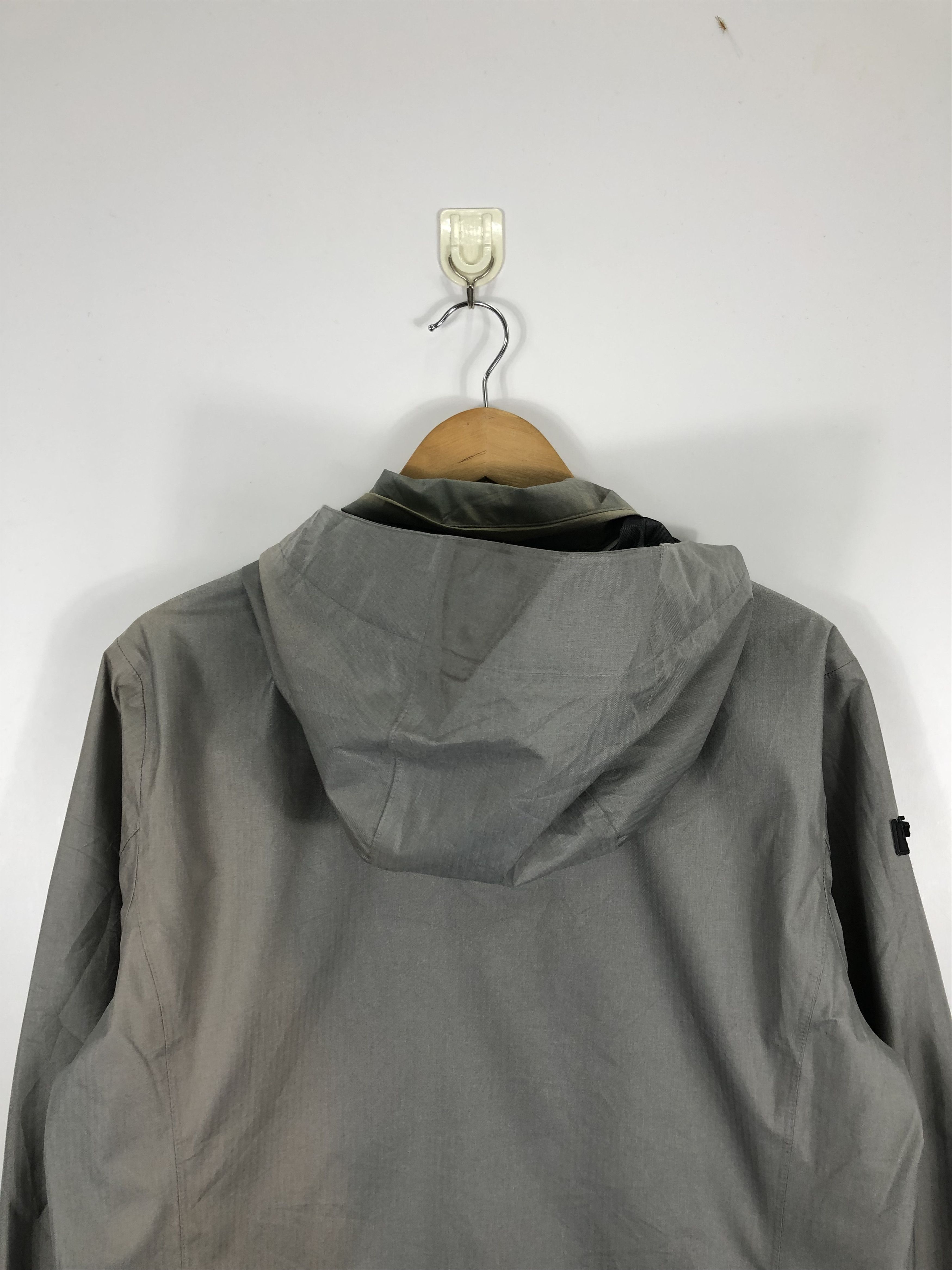 Vintage Vintage Millet Windbreaker Hoodie Jacket J0648 Size US L / EU 52-54 / 3 - 4 Thumbnail