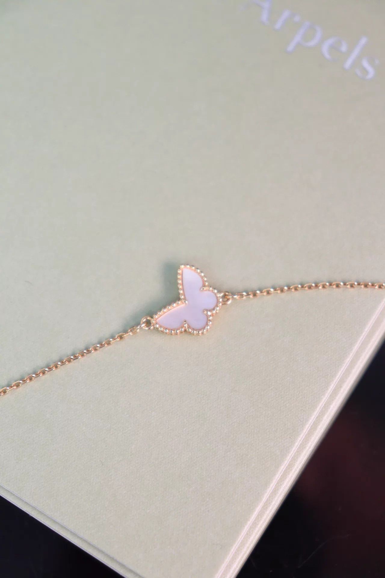 Van Cleef & Arpels VCA 18K Gold White MOP Butterfly Bracelet 17.5cm 22.06 Size ONE SIZE - 4 Thumbnail