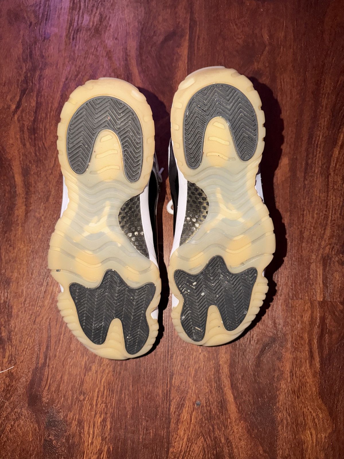 Jordan Brand gratitude jordan 11 retro Size US 10.5 / EU 43-44 - 5 Thumbnail