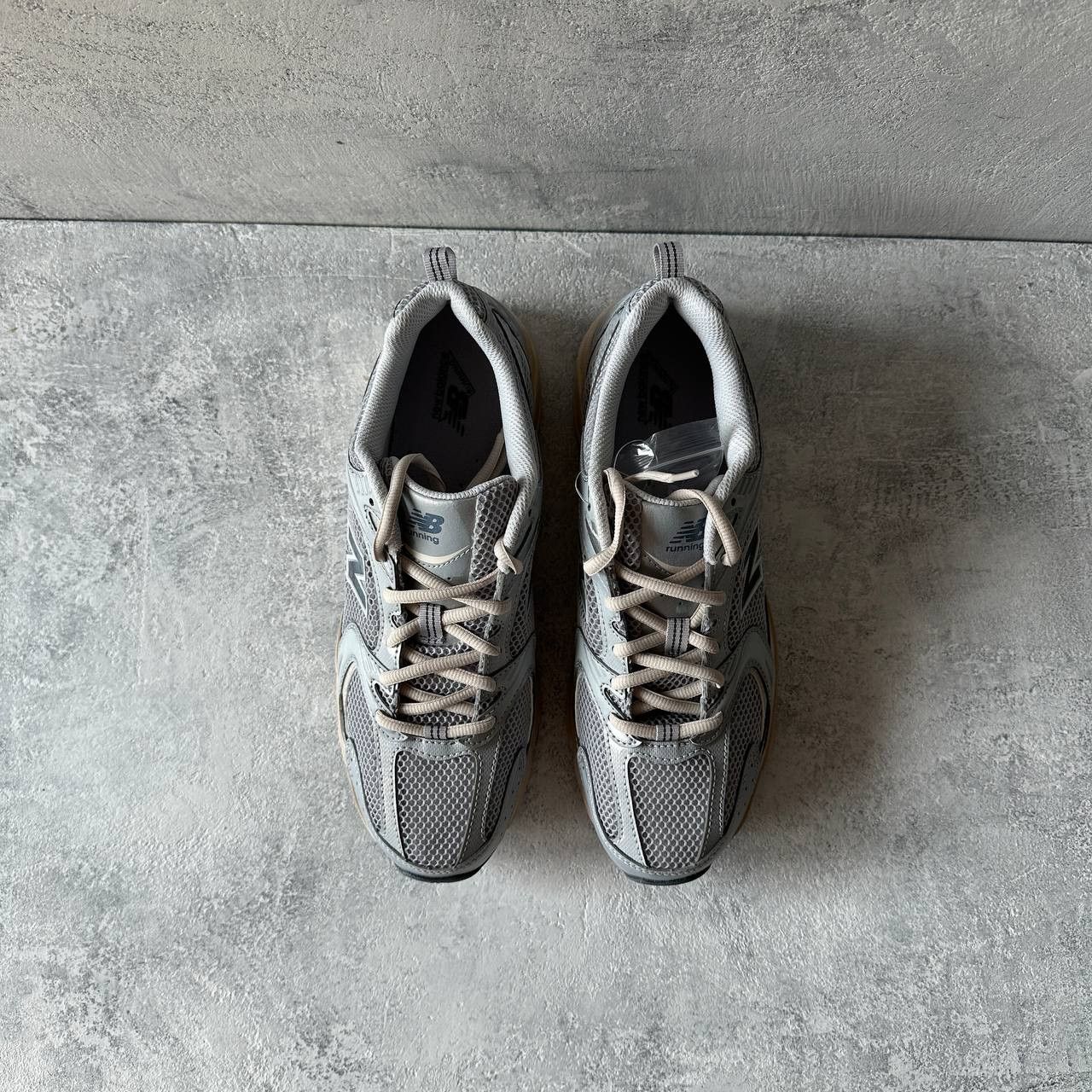 New Balance New Balance 530 Silver Metallic Moonbeam Size 42.5 MR530VS Size US 9 / EU 42 - 6 Thumbnail