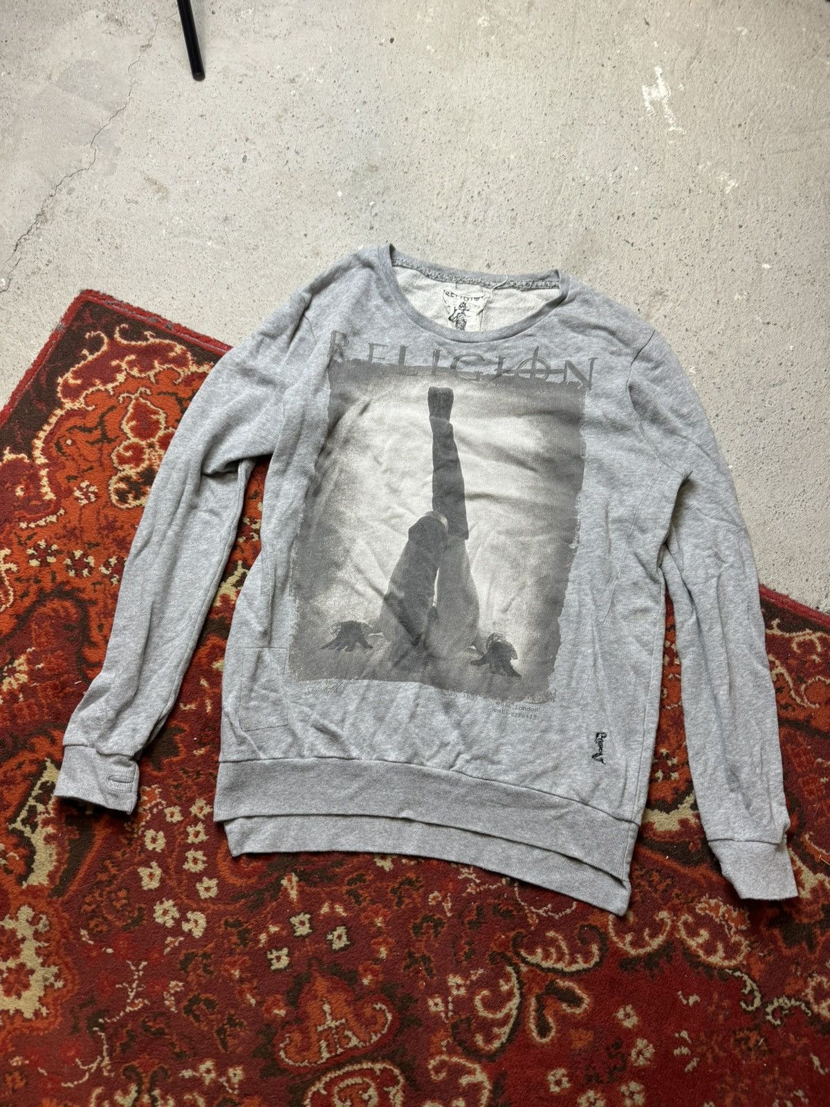 Vintage Vintage Y2K Religion Girl Erotic Embroidered Logo Sweatshirt Size US M / EU 48-50 / 2 - 1 Thumbnail