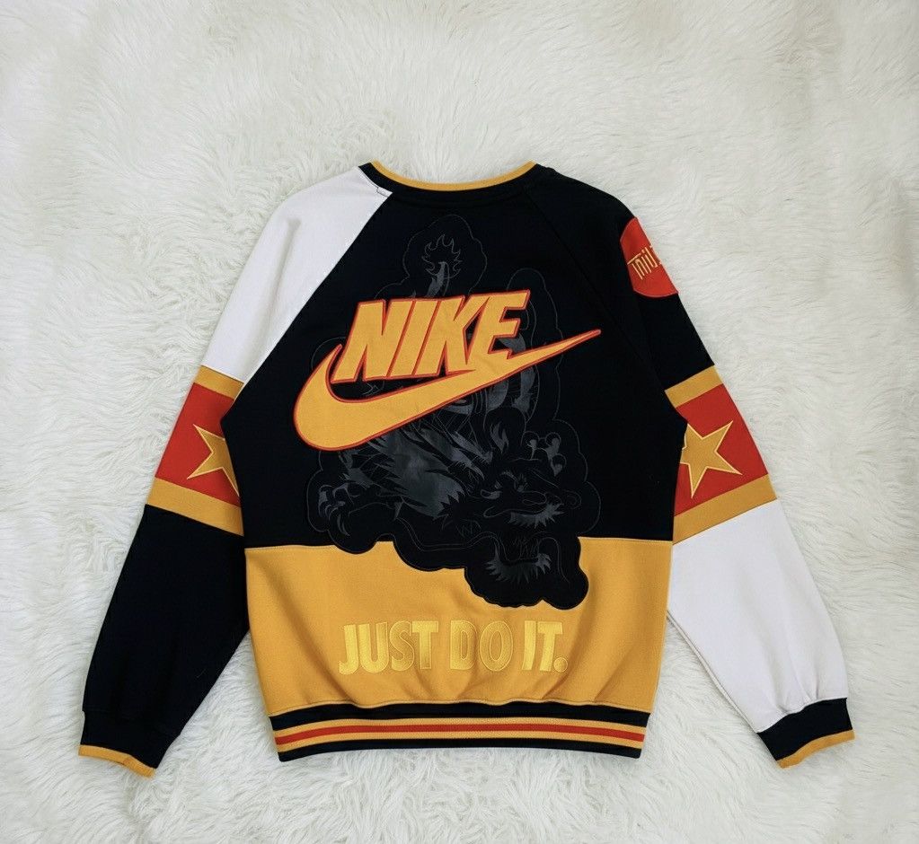 Nike NIKE NSW CREW SHANGHAI Size US XL / EU 56 / 4 - 2 Thumbnail