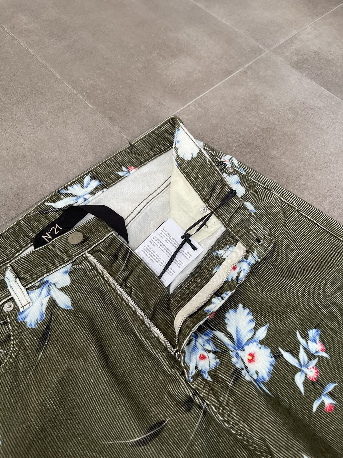 N21 !DS! FW22 N21 Floral Print Straight Leg Green Corduroy Pants Size US 32 / EU 48 - 13 Thumbnail