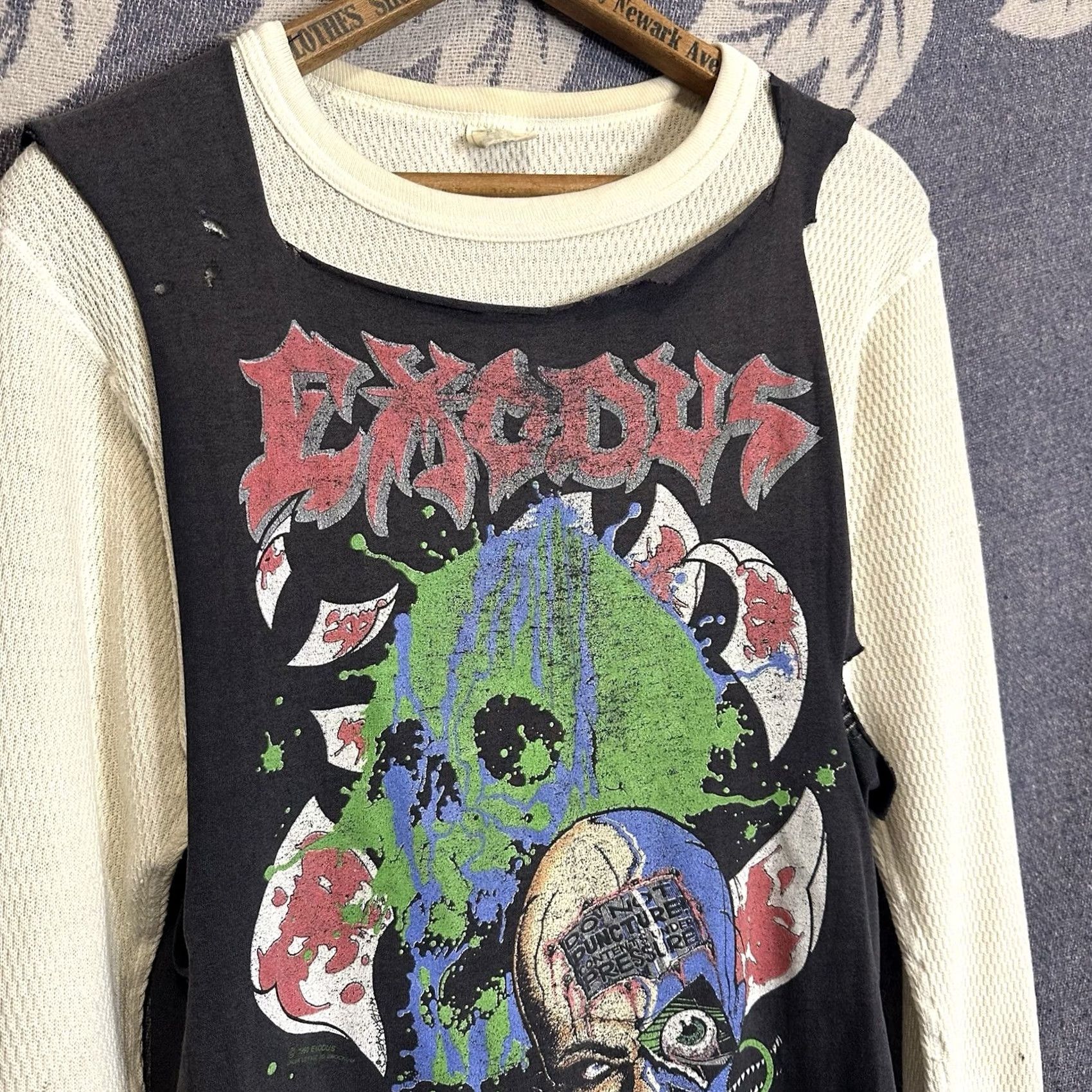 Vintage VINTAGE Exodus Thrash Under Pressure Tour Shirt 1990 Metal Rock Med Distressed Mens Size US M / EU 48-50 / 2 - 2 Thumbnail
