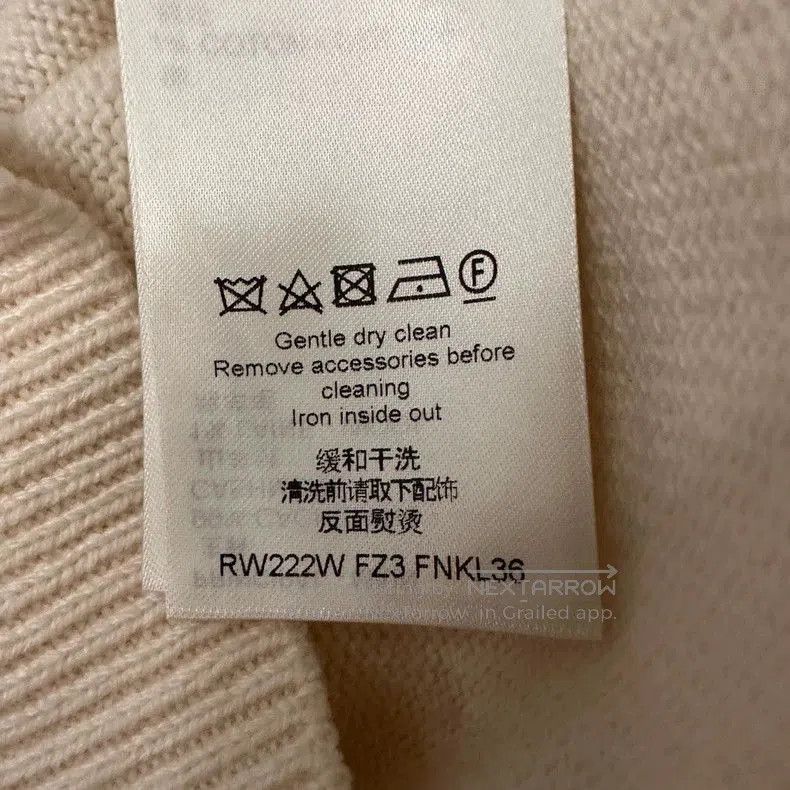 Louis Vuitton Louis Vuitton Cream Badge Cashmere Top. Size US L / EU 52-54 / 3 - 4 Thumbnail