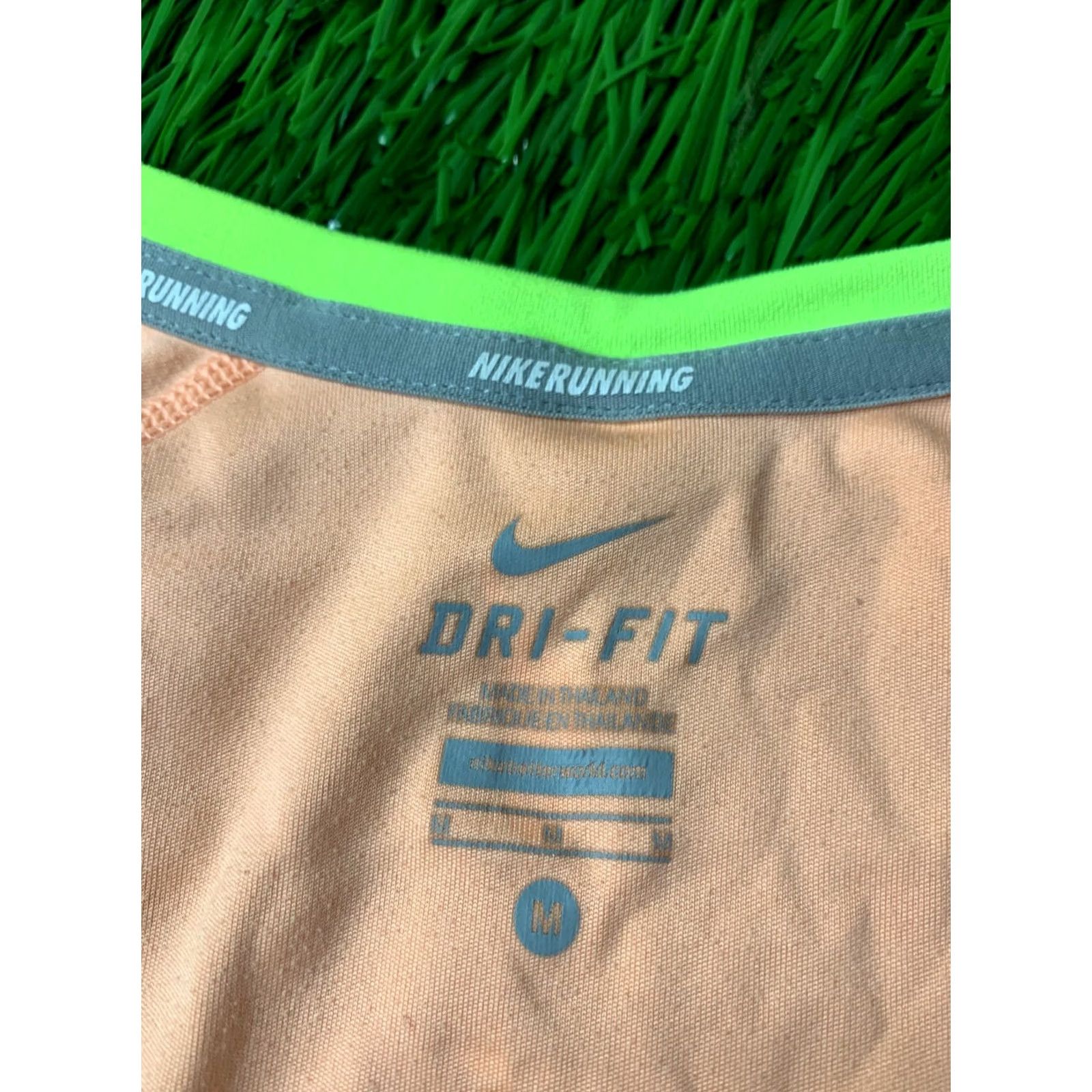 Nike NIKE RUNNING DRI-FIT LONDON WOMENS TRAINING SHIRT JERSEY M White Peach Neon Green London Run Nike Dri-Fit T-Shirt Womens 2015 Size M / US 6-8 / IT 42-44 - 6 Thumbnail