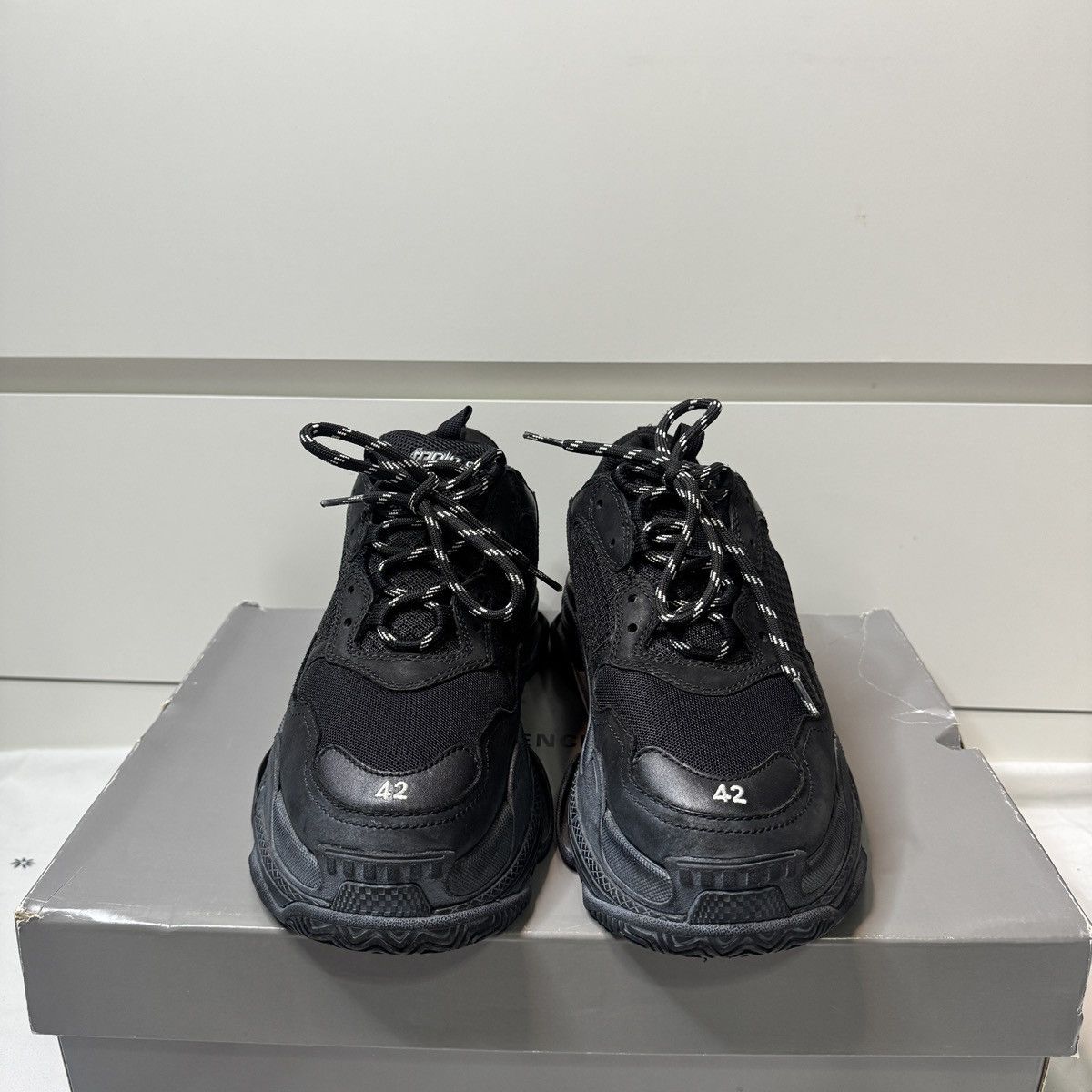 Balenciaga MEN'S TRIPLE S CLEAR SOLE SNEAKER IN BLACK Size US 9 / EU 42 - 2 Thumbnail