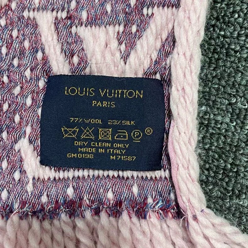 Louis Vuitton Louis Vuitton Pink heart printed wool scarf Size ONE SIZE - 4 Thumbnail