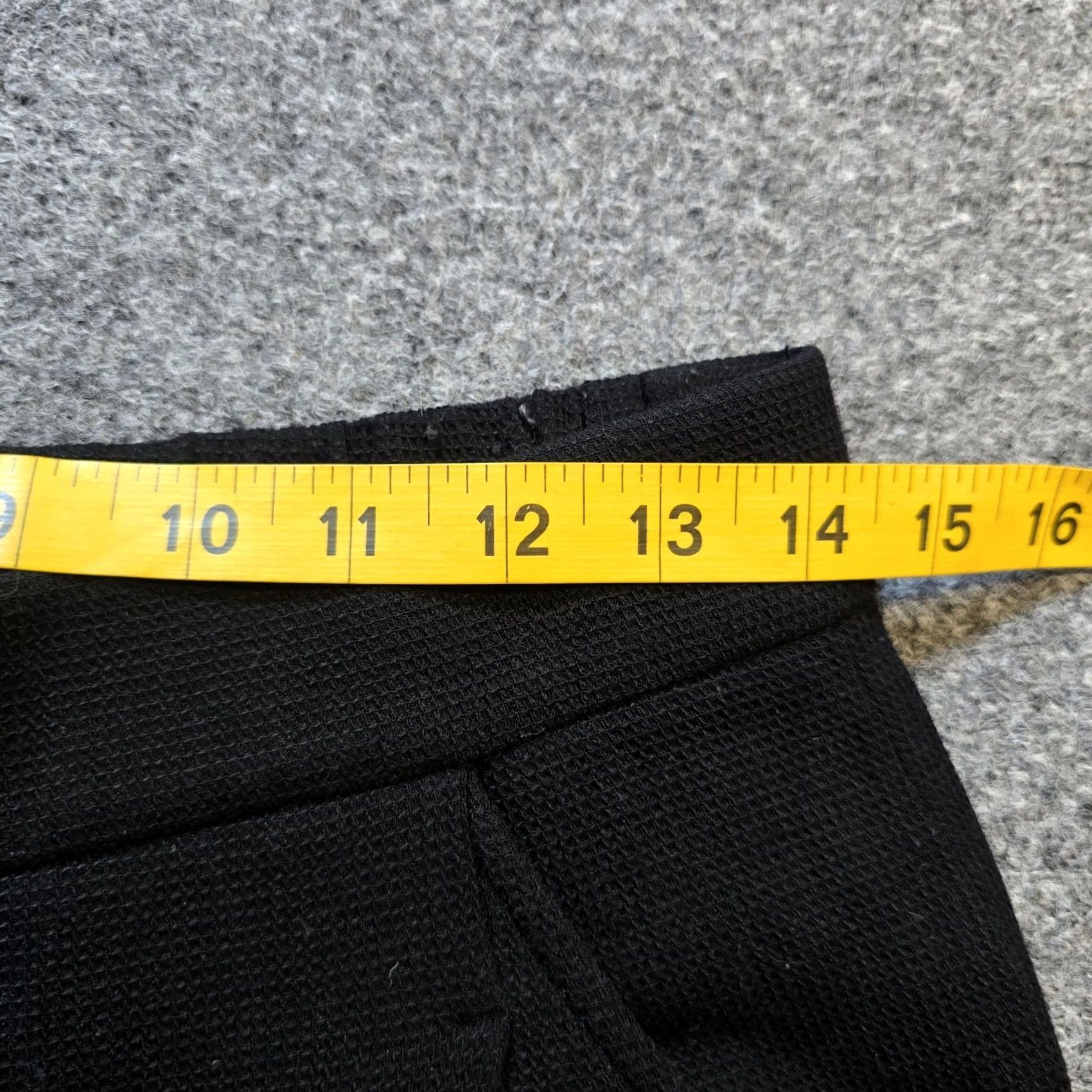 Vince Vince Pants Womens Size S Black Waffle Knit Wool Blend Tapered Pull On Casual Ranked Regular Ankle 27 In Inseam City Seasonal Fall Winter Spring Women Size 28" / US 6 / IT 42 - 6 Thumbnail