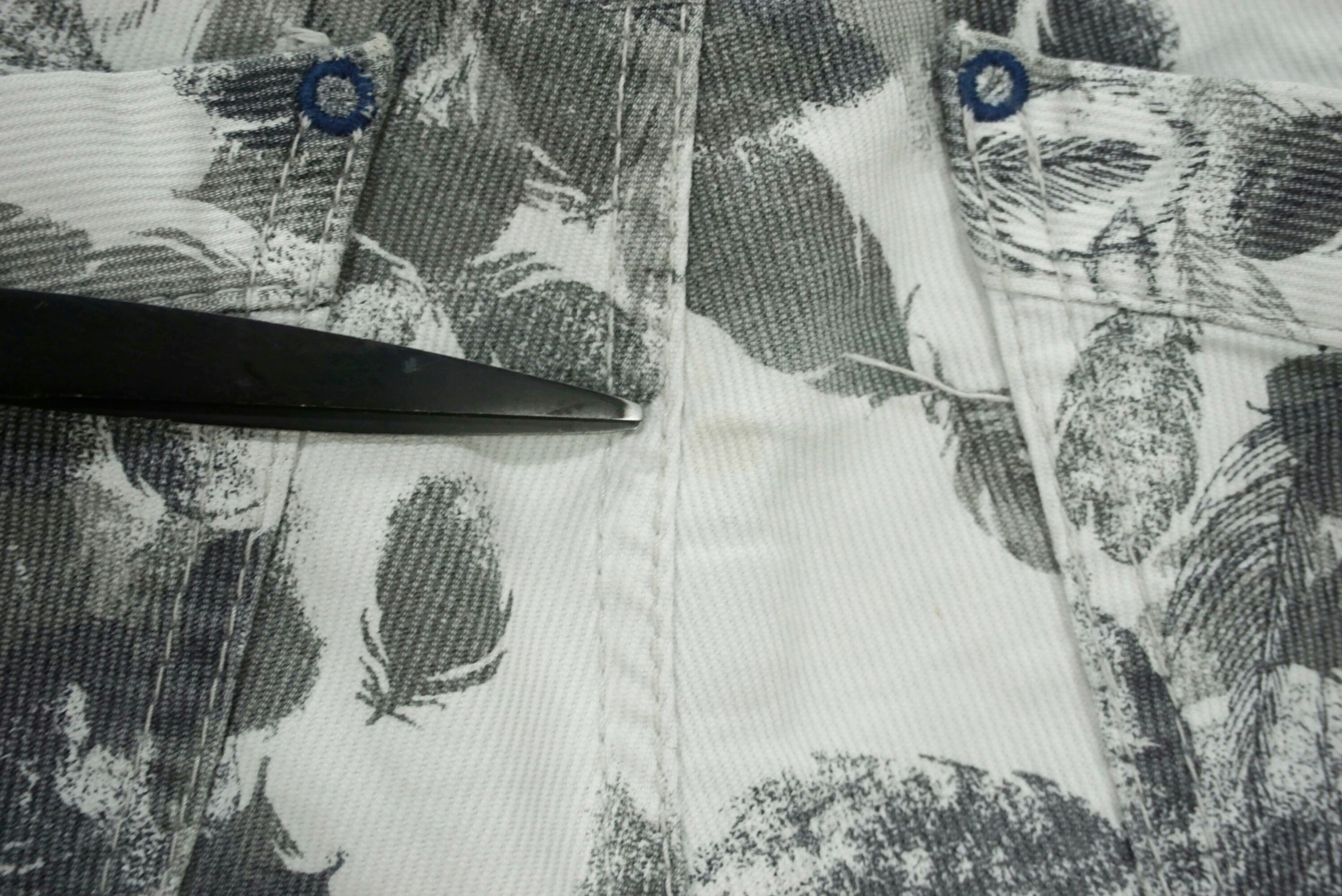 Japanese Brand Antgauge Japan Pants Size 29x30.5 Slim Skinny Feathers Print Size US 29 - 11 Thumbnail