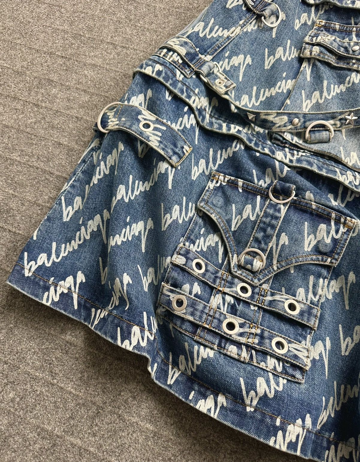 Balenciaga Balenciaga - Demna Gvasalia • Raver Script Logo Maxi Skirt • Size 26" / US 2 / IT 38 - 6 Thumbnail