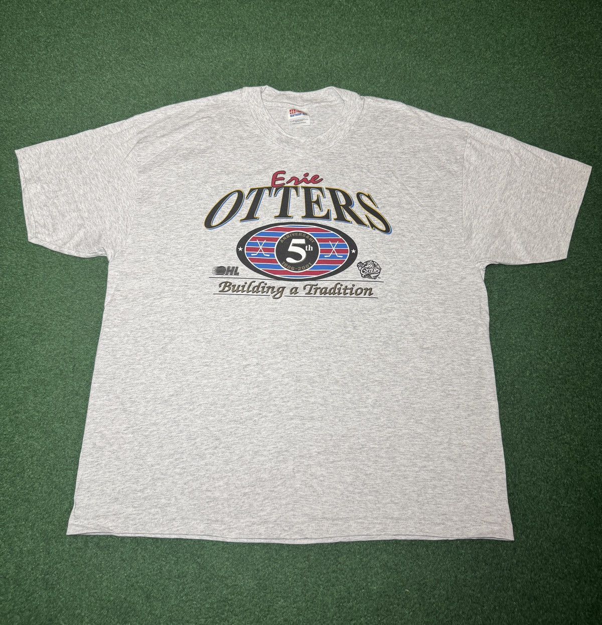 Hanes Erie Otters OHL Hockey Building Tradition XL Retro T Shirt Size US XL / EU 56 / 4 - 1 Thumbnail