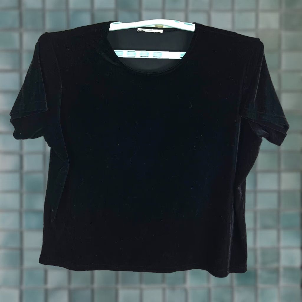 Velvet VINTAGE Velvet Black Velour Top Blouse Womens Size L Short Sleeve Round Neck Pullover Solid Pattern Designer Retro Casual Party/Cocktail Travel Size L / US 10 / IT 46 - 1 Thumbnail