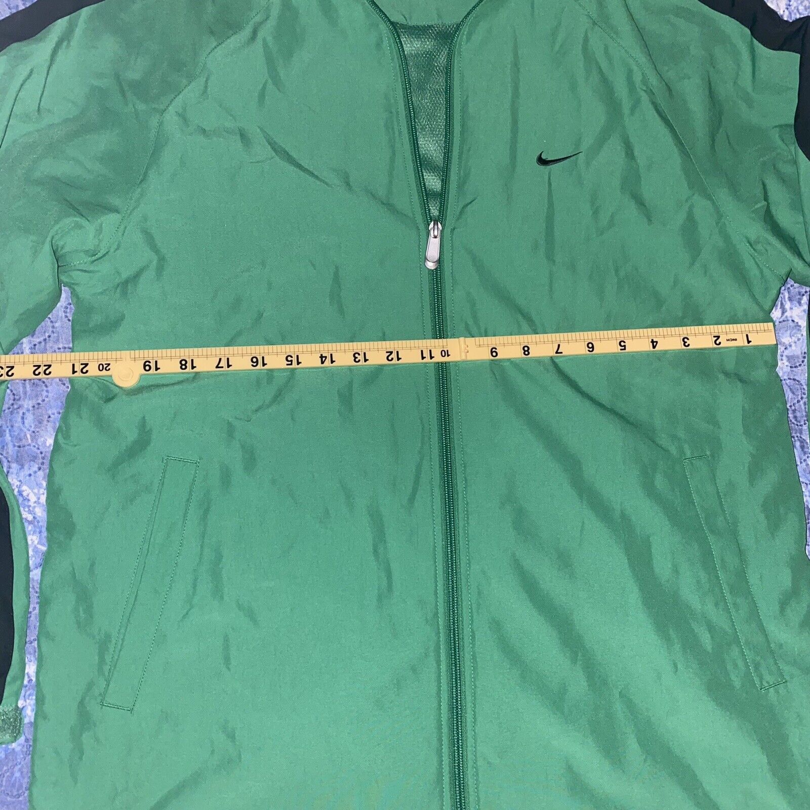 Nike Vintage Nike Jacket Men Size Large Green Tag Windbreaker Size US L / EU 52-54 / 3 - 5 Thumbnail