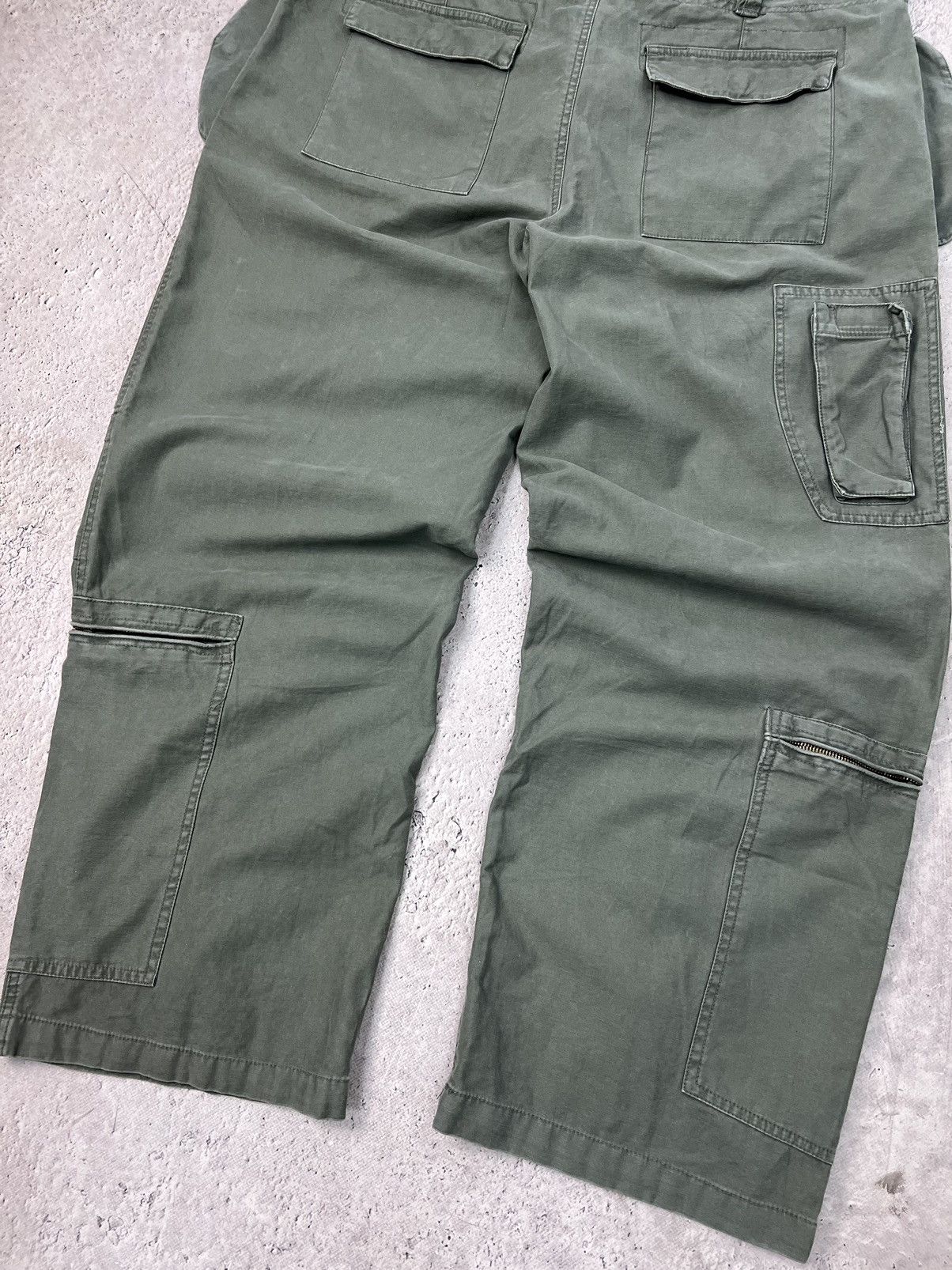 Carhartt × Vintage Vintage y2k Carhartt Baggy olive Cargo Pants Size US 34 / EU 50 - 11 Thumbnail