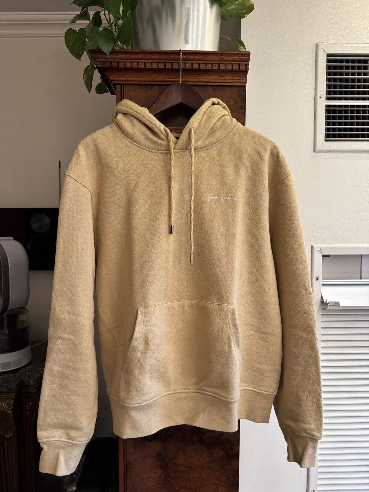 Jacquemus Jacquemus Beige Hoodie with Logo Embroidery Size US S / EU 44-46 / 1 - 9 Thumbnail
