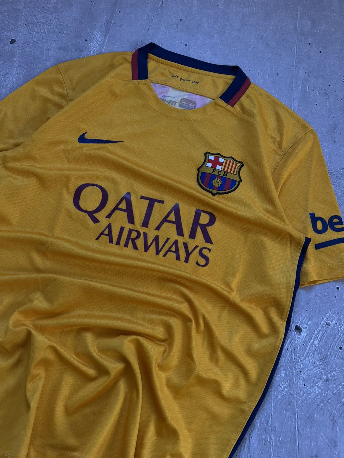 Nike BARCELONA 2015/2016 SHIRT NIKE SOCCER JERSEY SIZE M Size US M / EU 48-50 / 2 - 3 Thumbnail