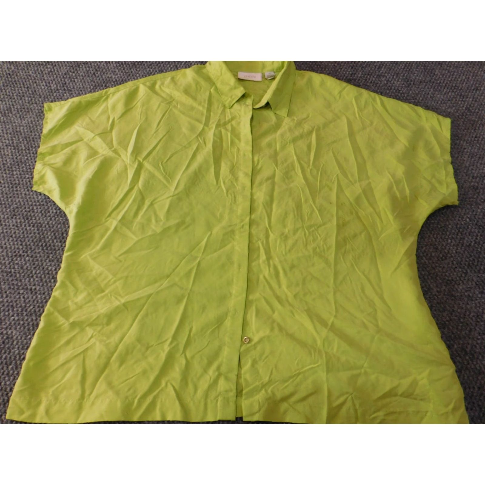 Vintage Chicos Button-Up Shirt Women 2 Short Sleeve Green Casual Solid Pattern Basic Classic Stretch with Blemishs Size XS / US 0-2 / IT 36-38 - 2 Thumbnail