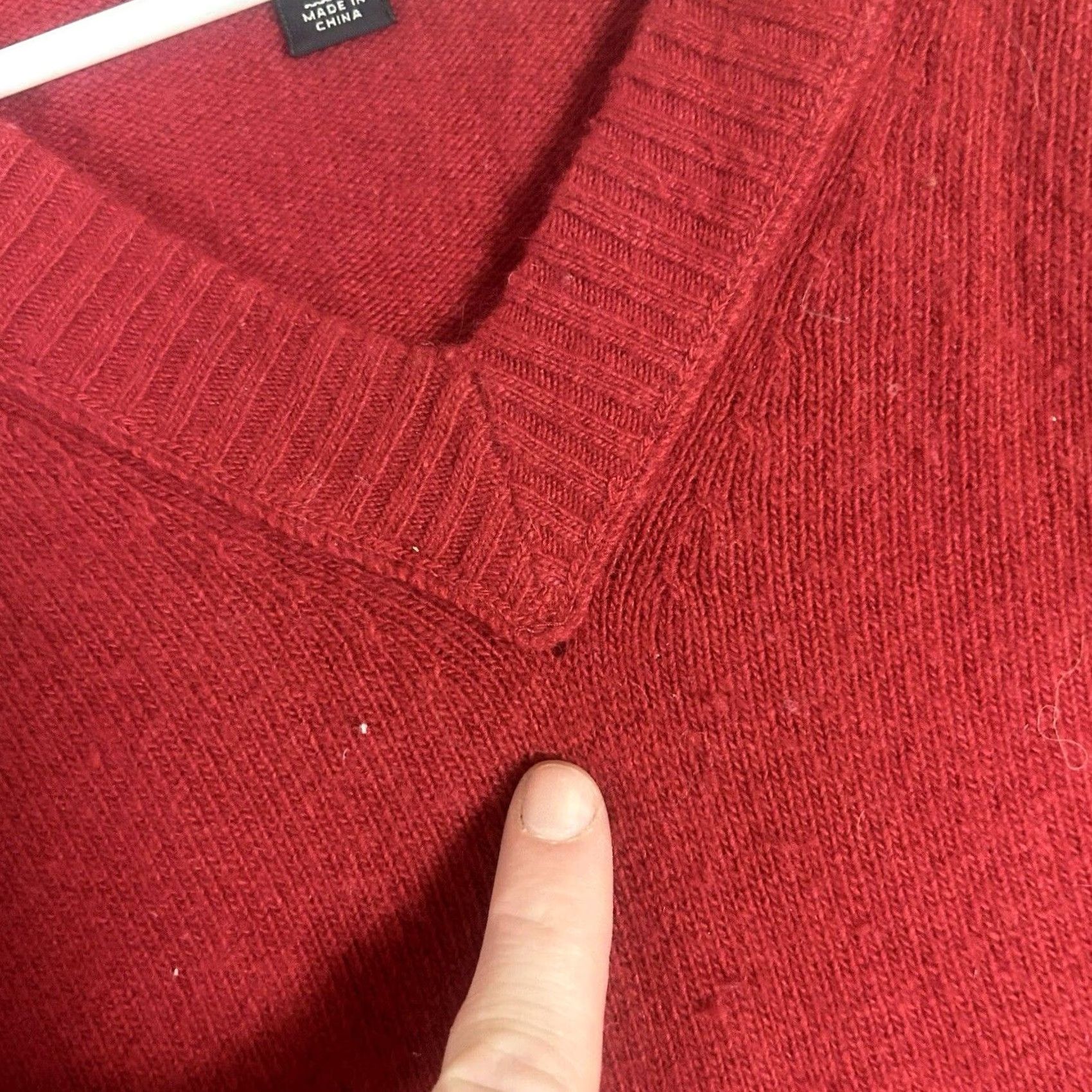 Banana Republic Banana Republic Womens Small V-Neck Sweater Wool Angora Rabbit Hair Long Sleeve Red Solid Pullover Knit Women S Lightweight All Seasons Size S / US 4 / IT 40 - 2 Thumbnail