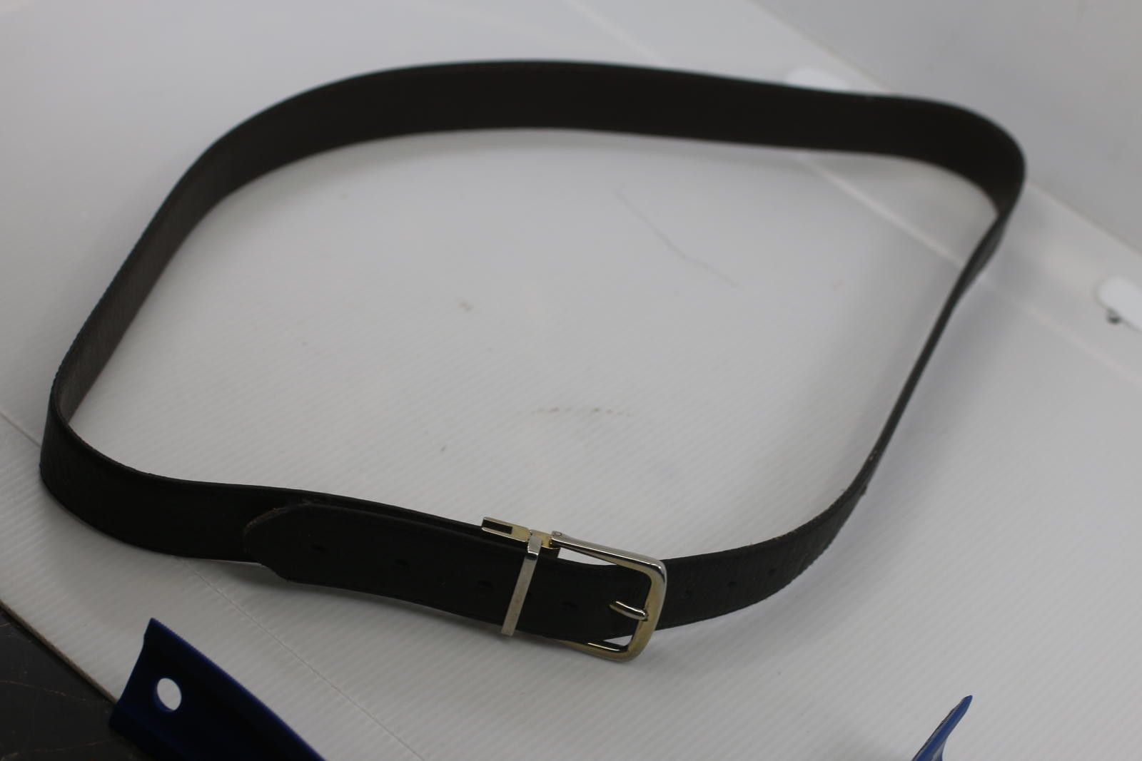 The Unbranded Brand Unisex Black Leather Belt Silver Tone Buckle Classic Style Size ONE SIZE - 1 Thumbnail