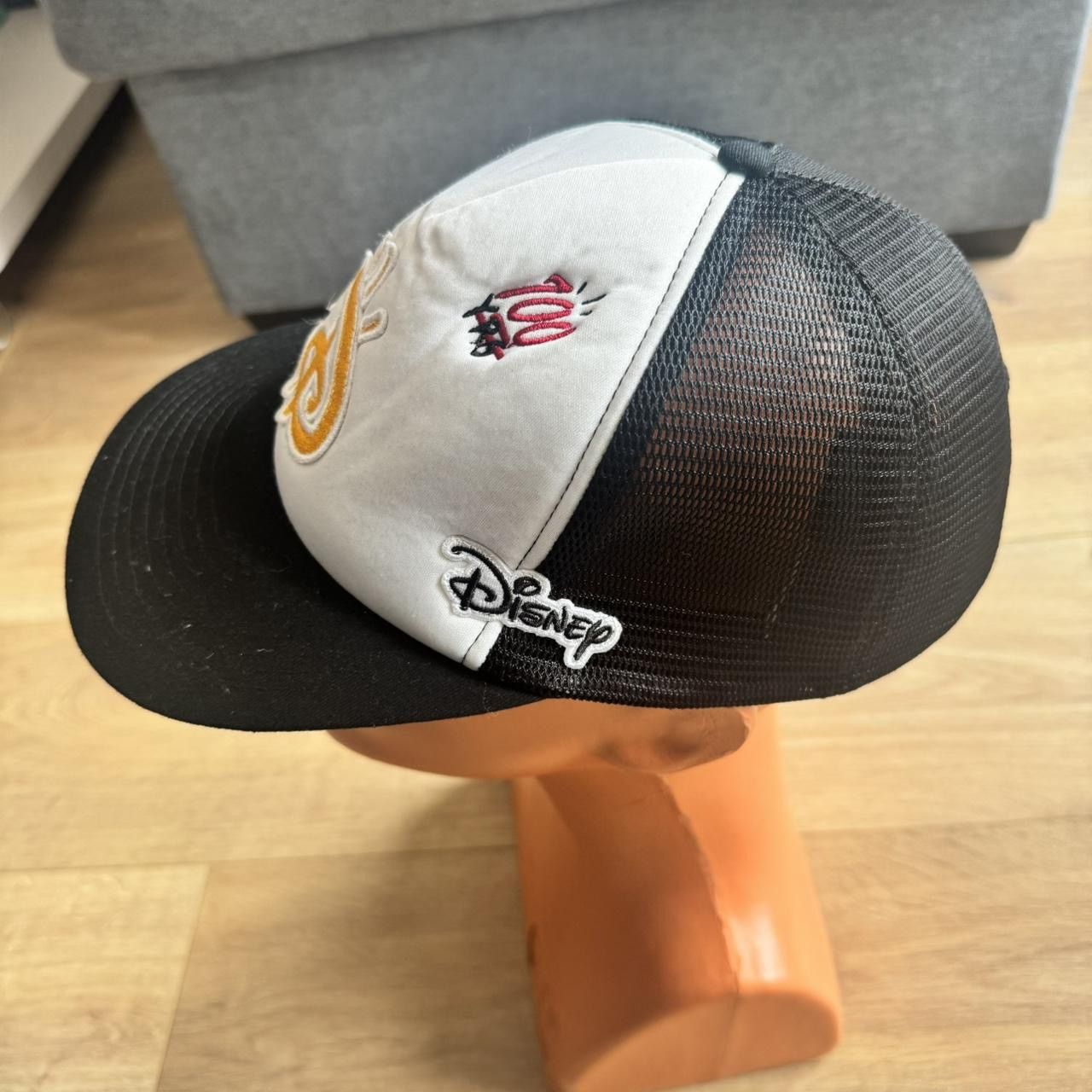 H&M Disney 100 x H&M Trucker Cap OSFM Adjustable Limited cap Size ONE SIZE - 2 Thumbnail