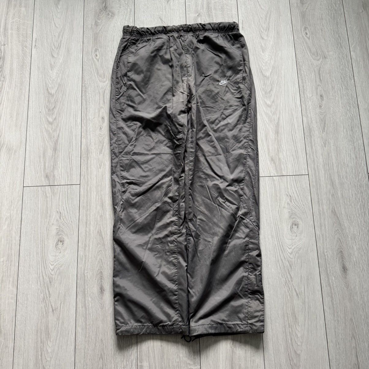 Vintage Vintage nike track pants y2k gorpcore sweatpants parachute Size US 34 / EU 50 - 1 Thumbnail