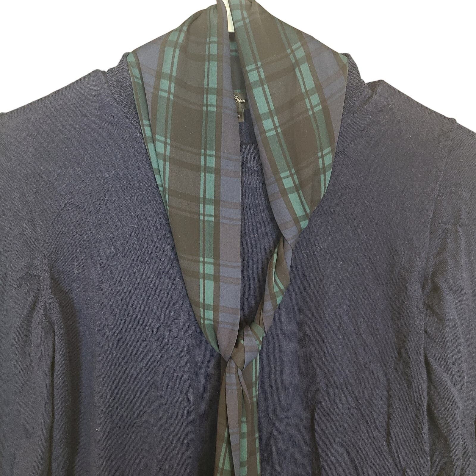 J.Crew J. Crew Sweater Women M Blue Merino Wool Tartan Plaid Scarf Size M / US 6-8 / IT 42-44 - 2 Thumbnail