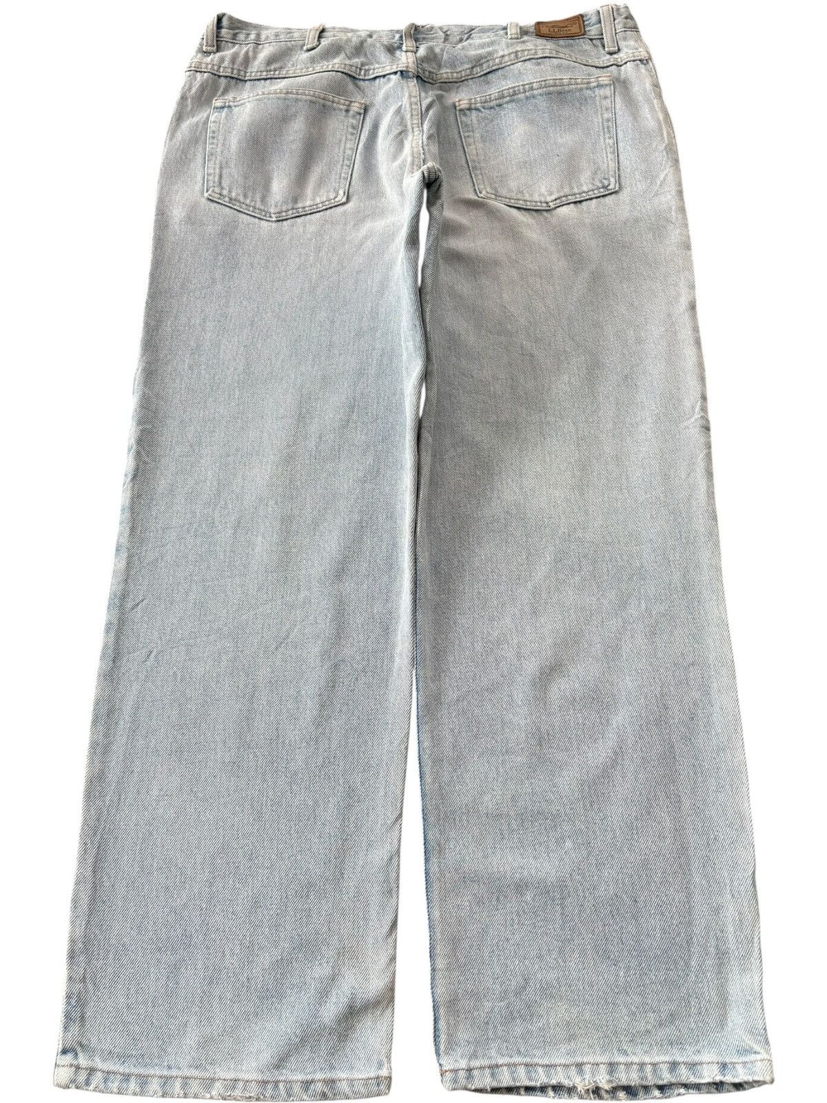 L.L. Bean Vintage L.L. Bean Light Wash Distress Baggy Jeans Size US 36 / EU 52 - 2 Thumbnail