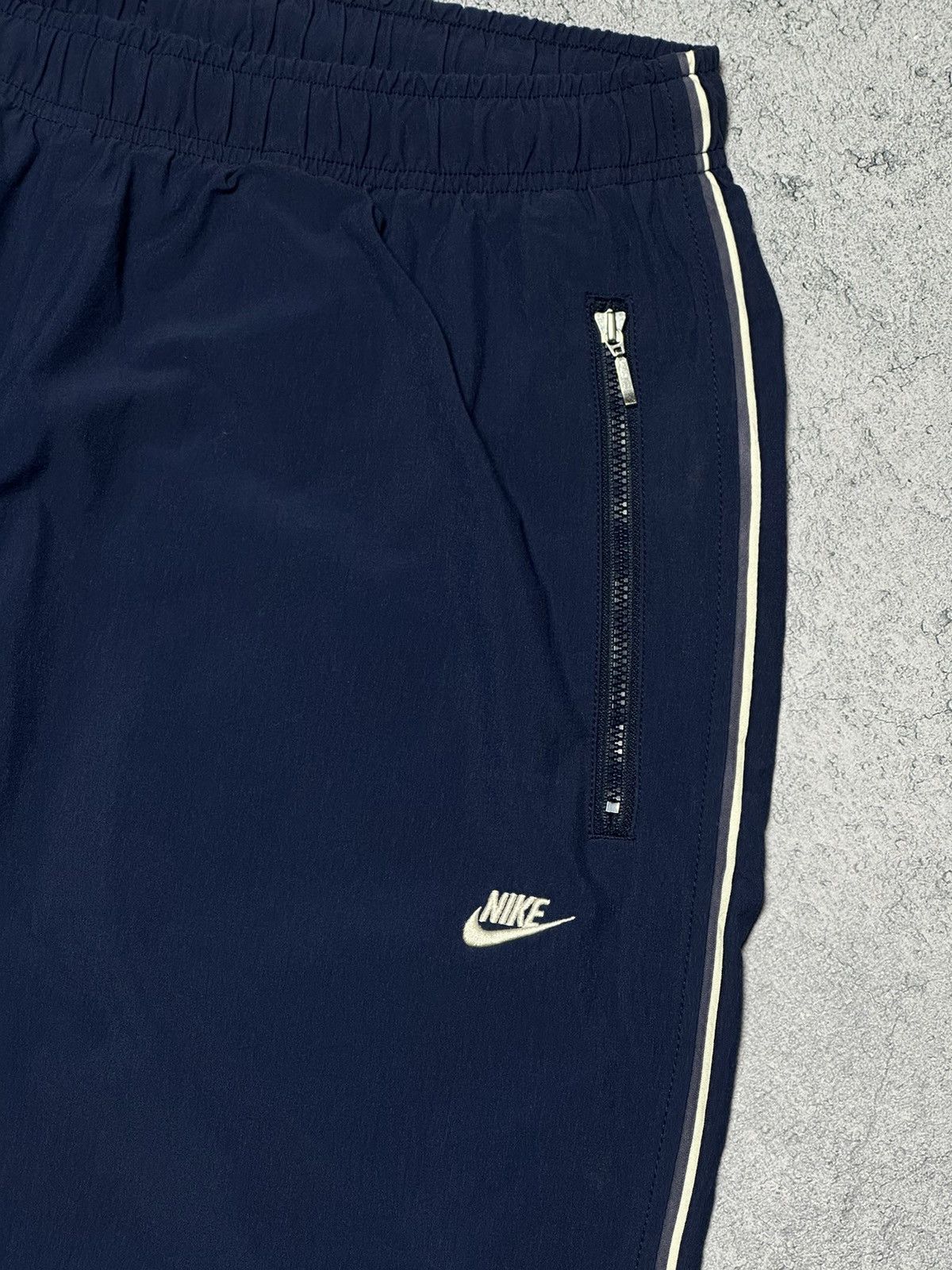 Vintage Vintage Nike Dri-Fit Nylon Track Pants Joggers Size US 34 / EU 50 - 5 Thumbnail