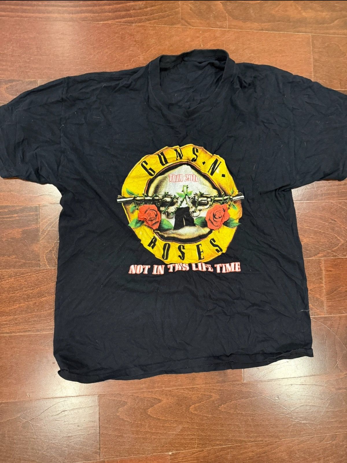 Guns N' Roses Guns n roses 2016 tee Size US L / EU 52-54 / 3 - 2 Thumbnail