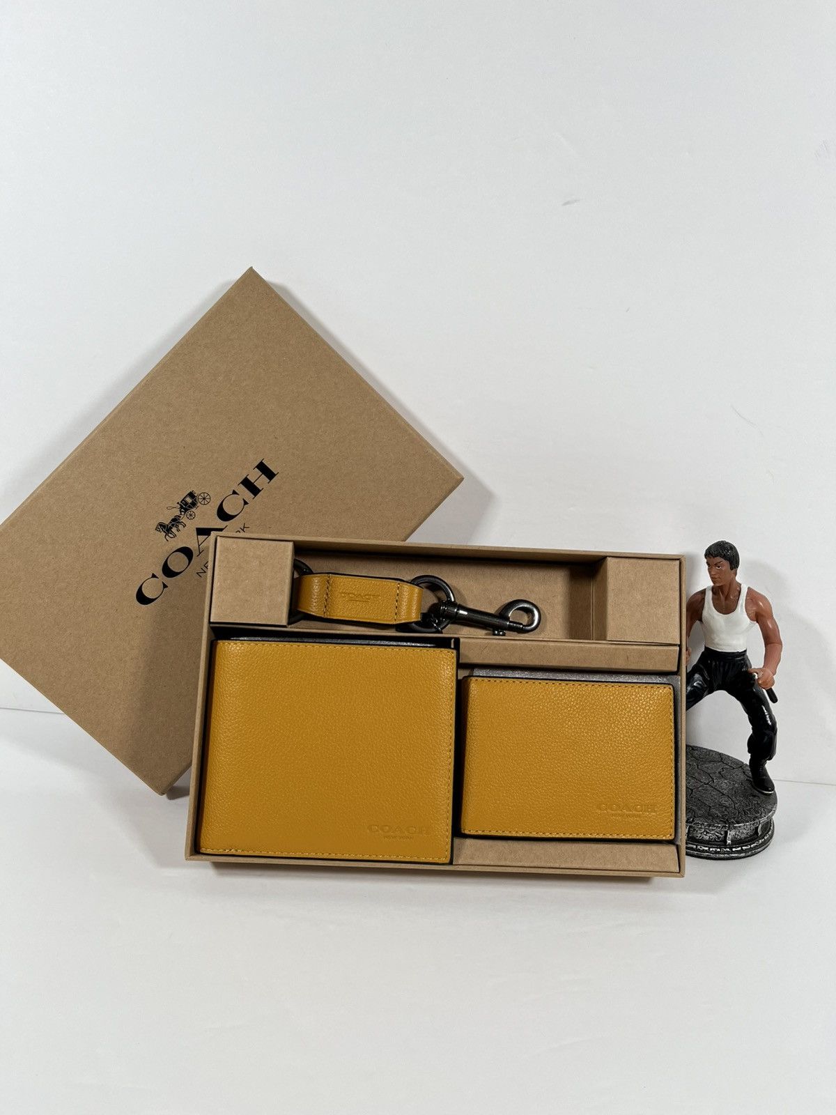 Coach Coach Boxed 3 In 1 Wallet Gift Set NWT Size ONE SIZE - 1 Thumbnail