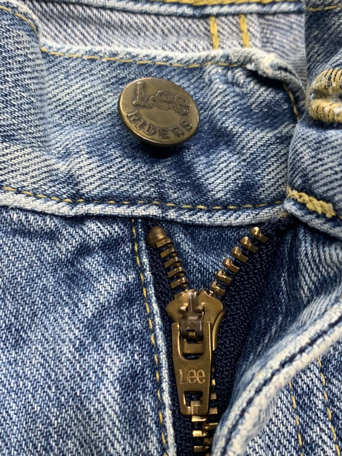 Lee DISTRESSED LEE RIDER LEF HAND SELVEDGE. Size US 30 / EU 46 - 5 Thumbnail