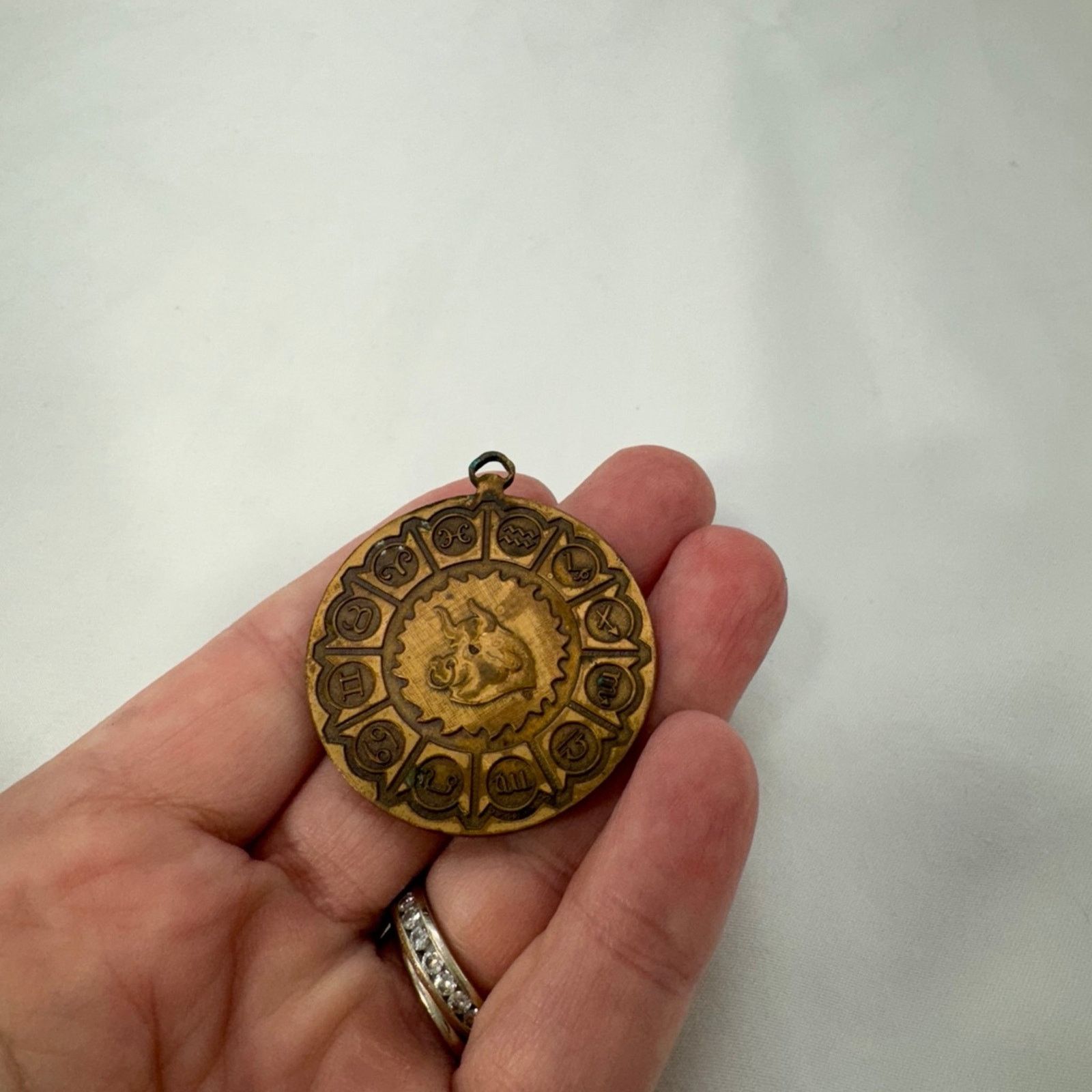 NBDN Nobrandedon VTG bronze Scorpio zodiac pendant Size ONE SIZE - 4 Thumbnail