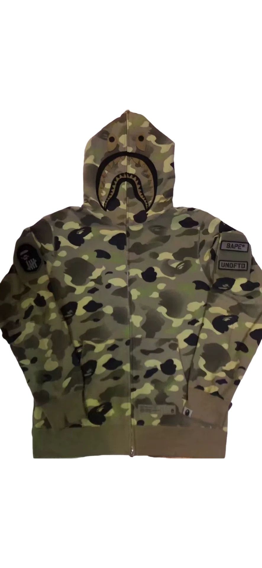 Bape BAPE x Undefeated Shark Hoodie Size XL Size US XL / EU 56 / 4 - 1 Thumbnail