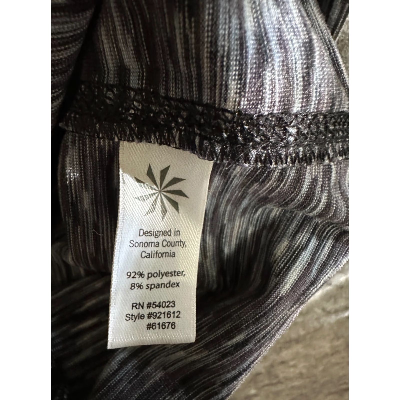 Athleta Athleta Pullover Shirt Womens Medium Mock Neck 1/4 Zip Gray Striped Long Sleeve Running & Jogging Activewear Size M / US 6-8 / IT 42-44 - 5 Thumbnail