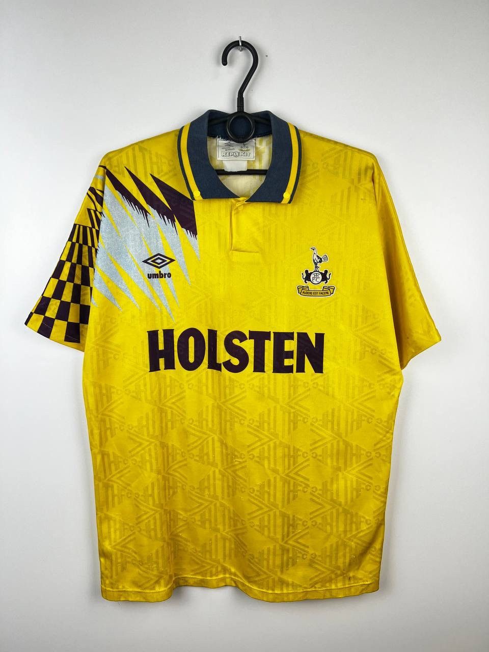 Umbro Tottenham Umbro 1991-1992 jersey vintage t-shirts size XL Size US XL / EU 56 / 4 - 1 Thumbnail