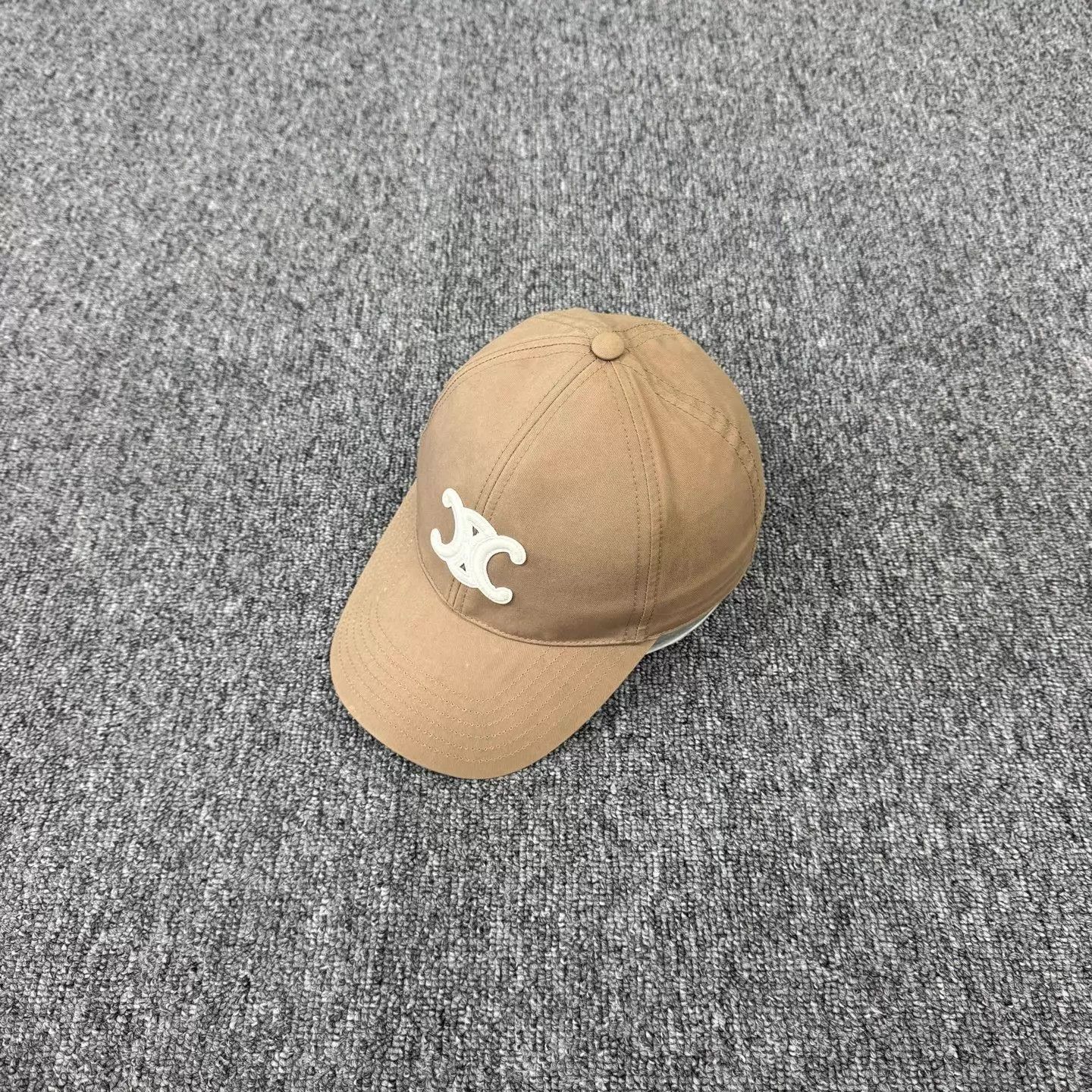 Celine Celine Triomphe Embroidered Logo Khaki Baseball Cap S 99 New Size ONE SIZE - 1 Thumbnail