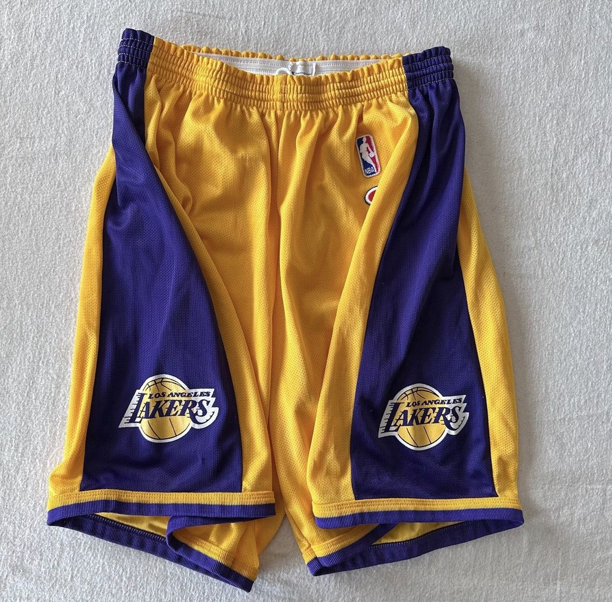 Champion Vintage 90's Champion NBA Lakers Shorts Size Large L Size US 36 / EU 52 - 5 Thumbnail