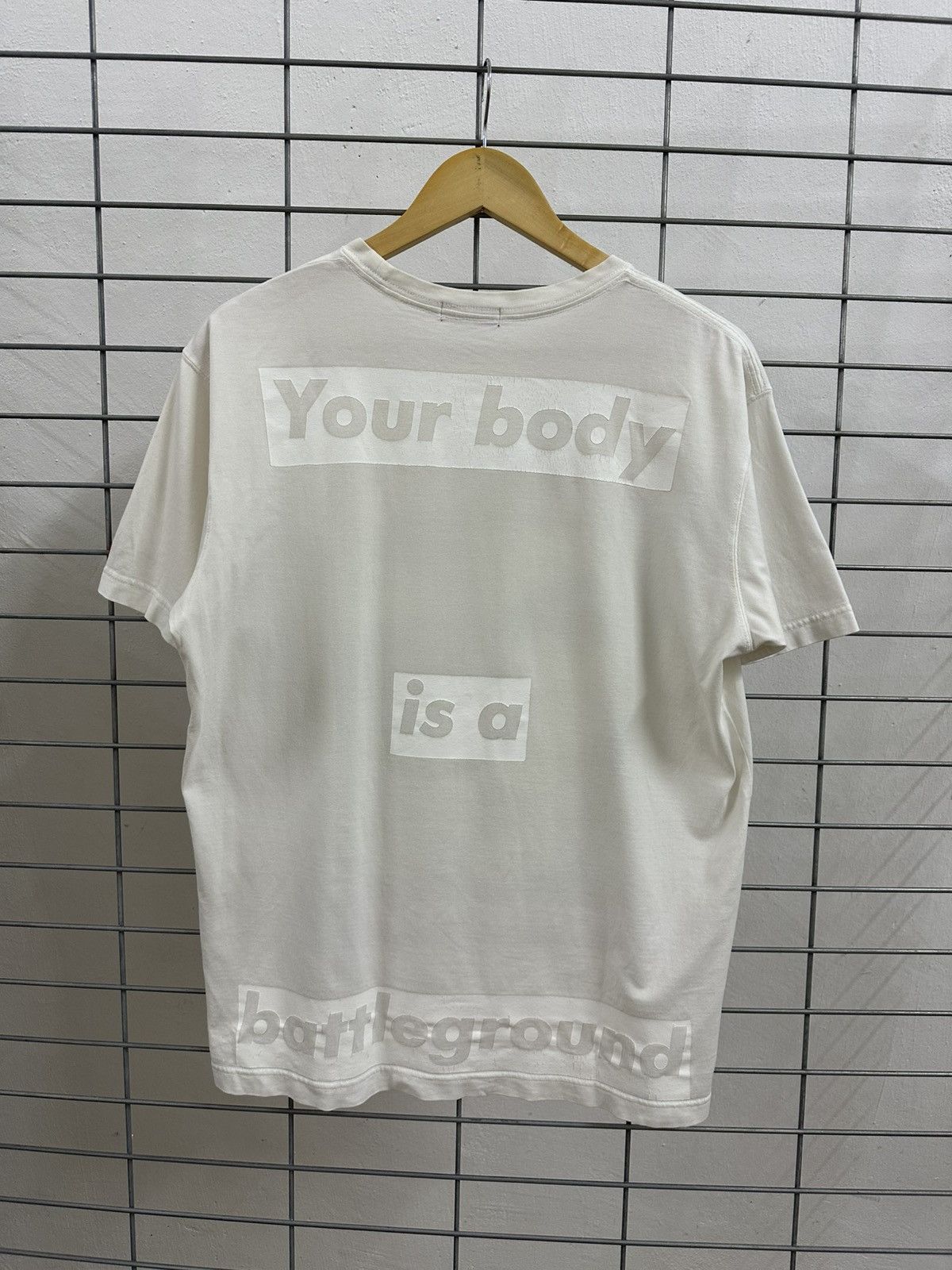 Barbara Kruger Vintage Barbara Kruger Your Body Is A Battleground Tee Size US M / EU 48-50 / 2 - 2 Thumbnail