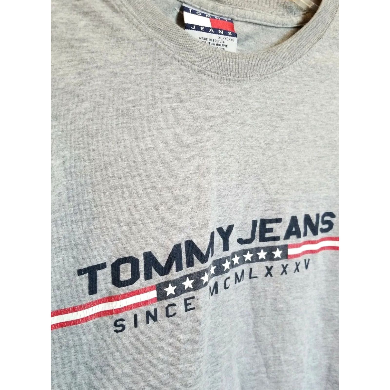Tommy Hilfiger VINTAGE Tommy Hilfiger Tommy Jeans T Shirt Men's XL MCMLXXV Long Sleeve Striped Sleeves Gray Crew Neck Regular Fit Womens? Men or Boys Size US XL / EU 56 / 4 - 2 Thumbnail