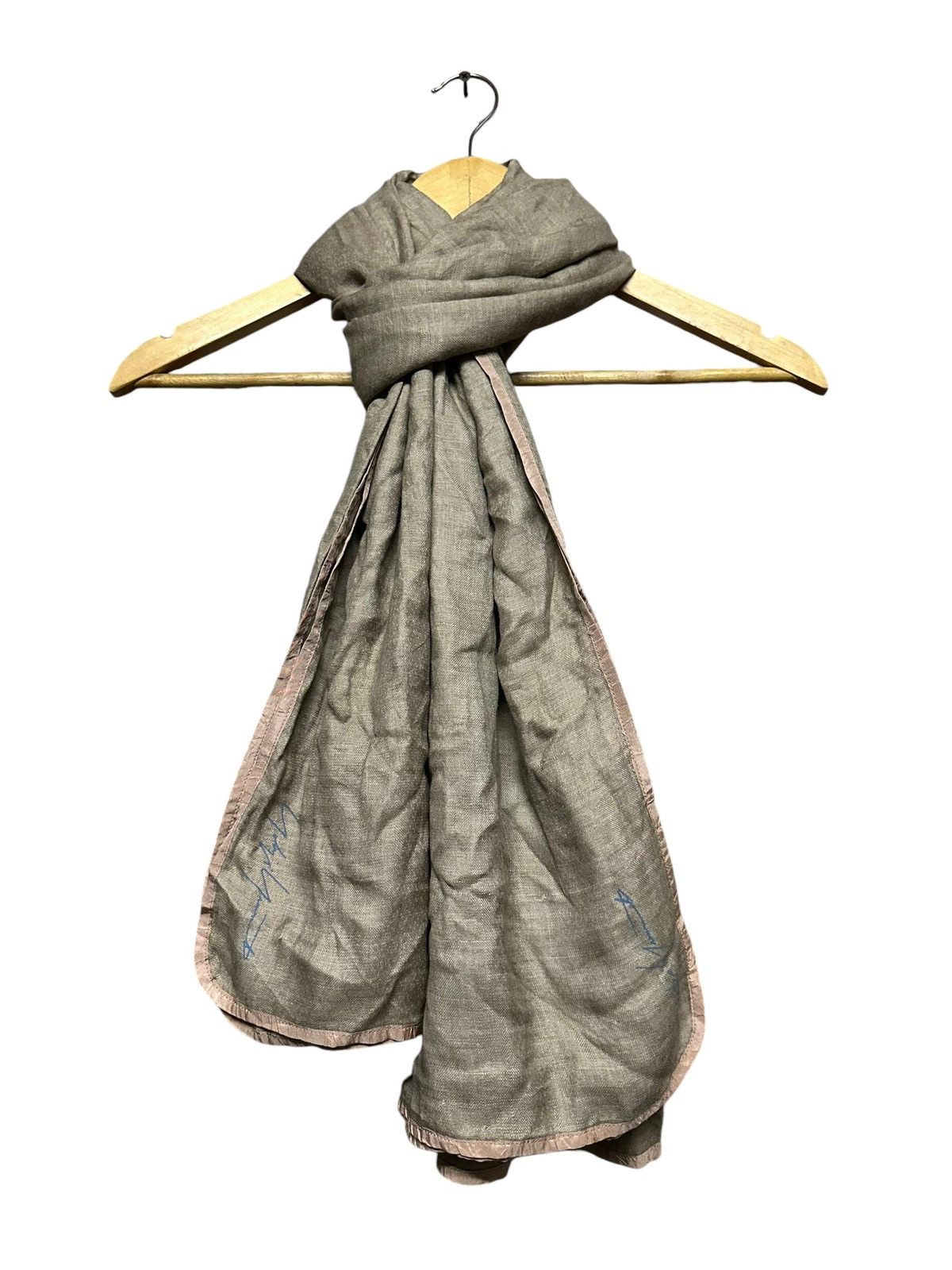 Yohji Yamamoto Yohji Yamamoto Natural Beige Cashmere Scarf Size ONE SIZE - 1 Thumbnail