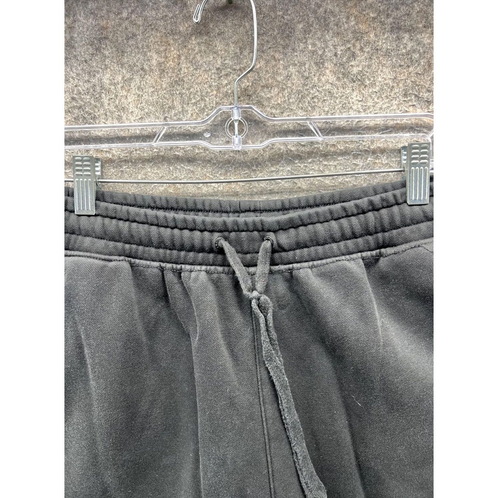 Puma Puma Sweat Shorts Mens XL Black Fleece Gym Training 9 Inseam Logo Drawstring Pockets Elastic Waistwear Casual Activewear Size US 36 / EU 52 - 7 Thumbnail