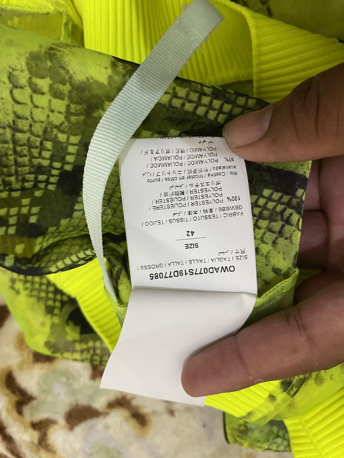 Off-White OFF-WHITE NEON YELLOW SNAKESKIN PRINT SLEEVELESS TOP Size S / US 4 / IT 40 - 5 Thumbnail