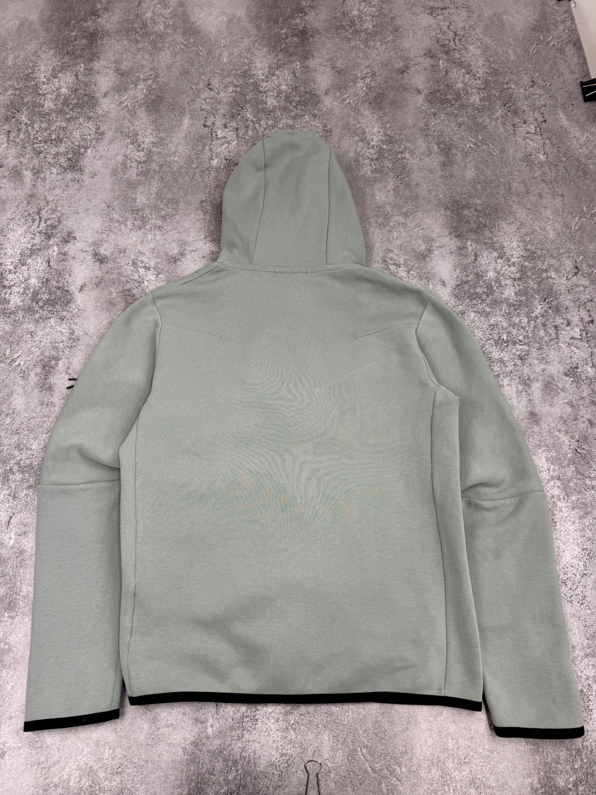 Nike Nike Men Tech Fleece Basic Zip Hoodie Grey/Green Size S Size US S / EU 44-46 / 1 - 9 Thumbnail