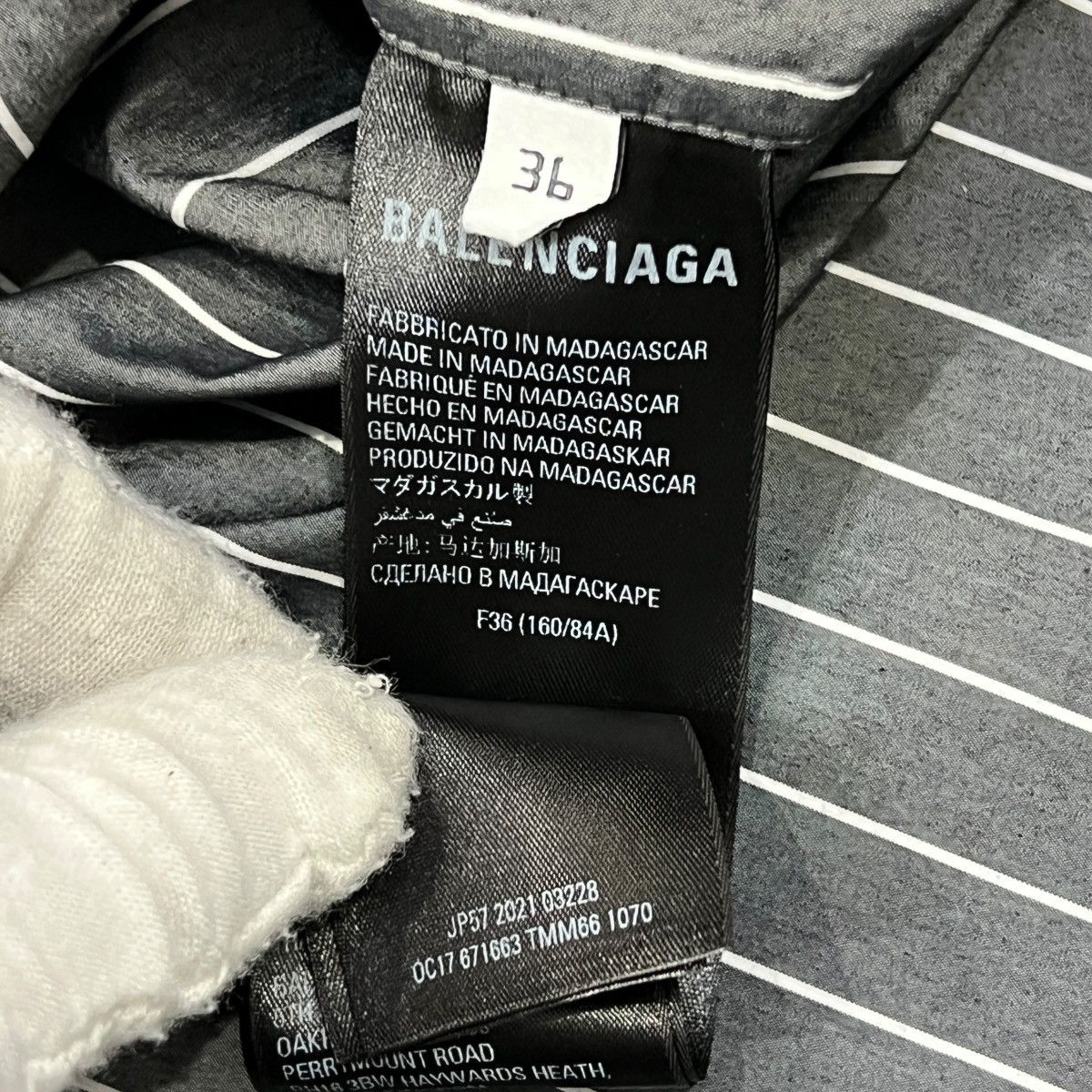 Balenciaga BALENCIAGA 2022 Spring Demna BB Corp Twisted Swing Shirt Size US XXS / EU 40 - 6 Thumbnail