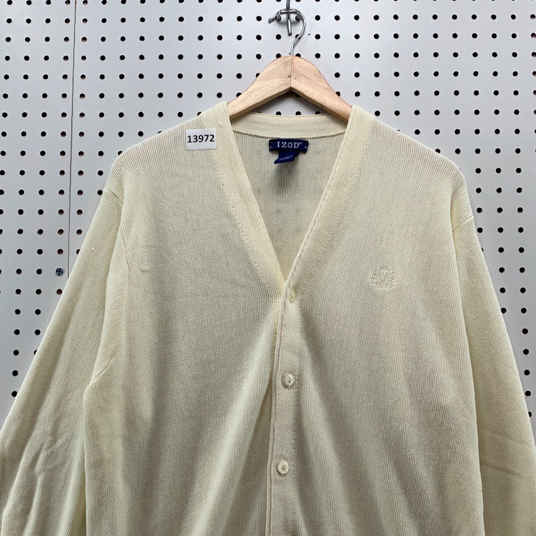 Izod VINTAGE IZOD Cardigan Shirt Men XL Beige 100% Acrylic Button Down 1980s VTG Mens Size US XL / EU 56 / 4 - 2 Thumbnail