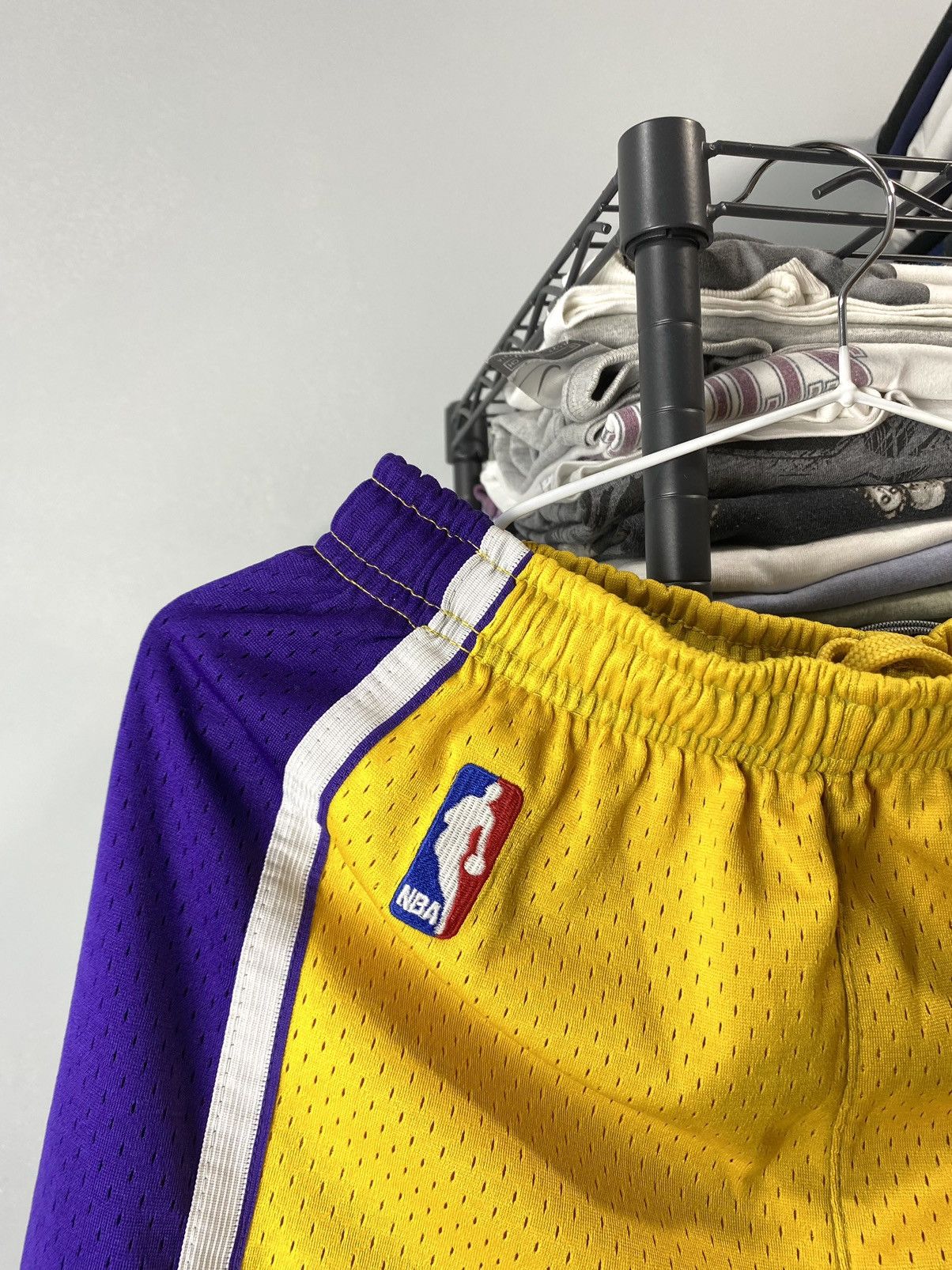 Adidas Vintage Bryant Adidas Lakers NBA Shorts T Shirt Jersey Size US S / EU 44-46 / 1 - 9 Thumbnail